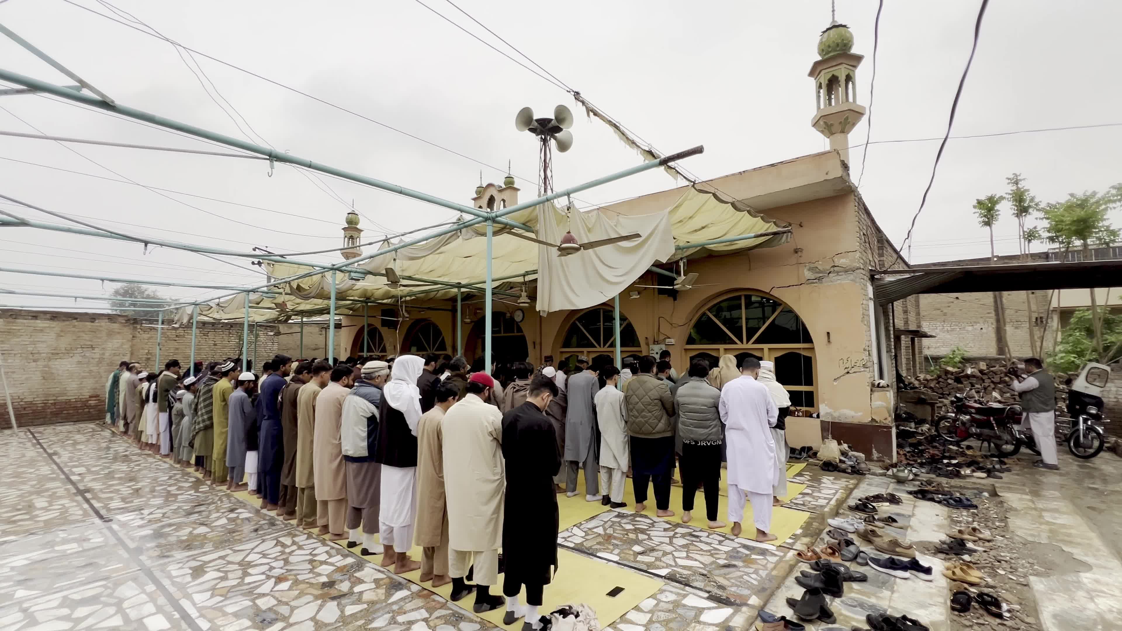 Afghans in Peshawar mark Eid al-Fitr following Afghanistan announcement