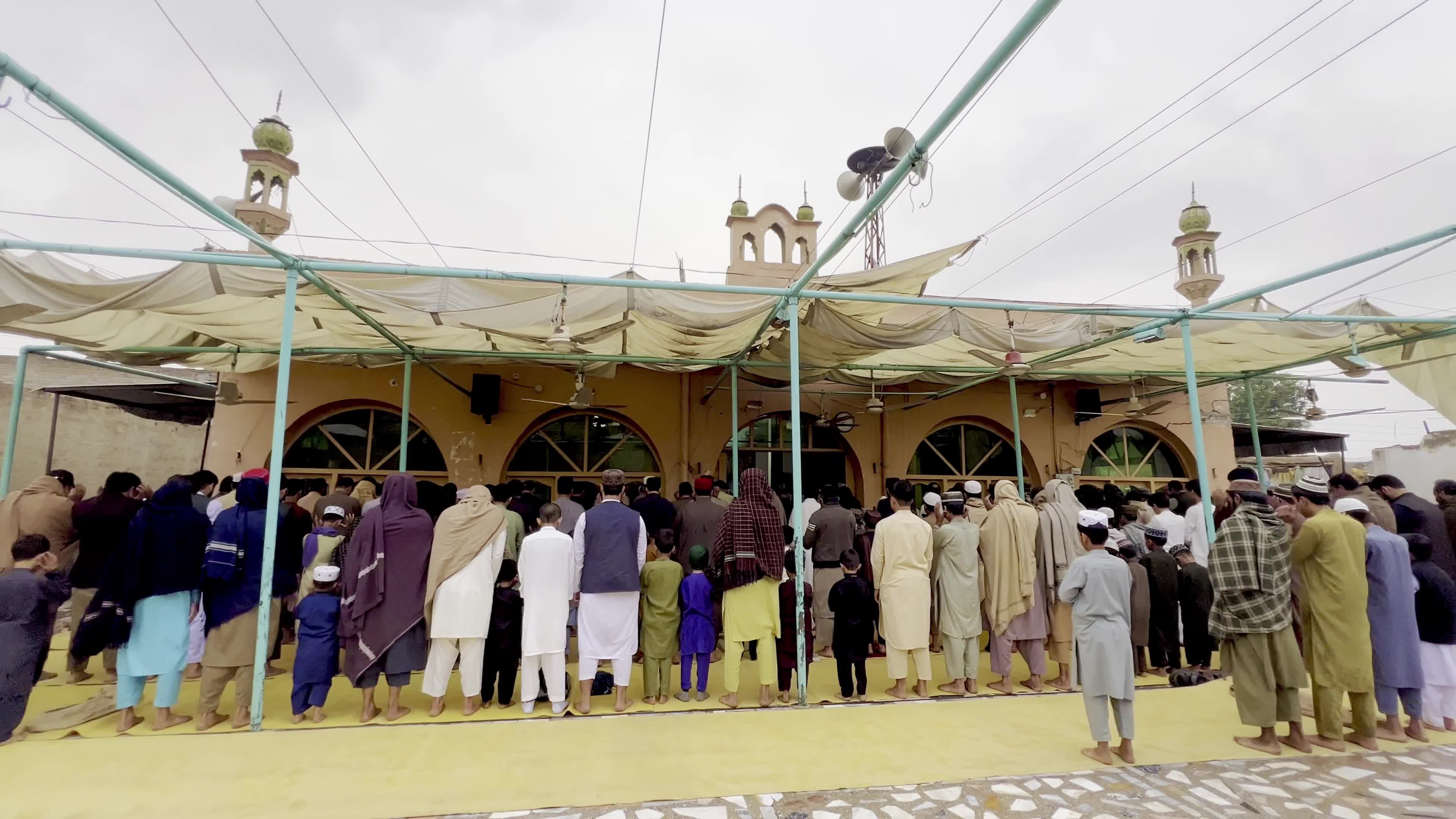 Afghans in Peshawar mark Eid al-Fitr following Afghanistan announcement