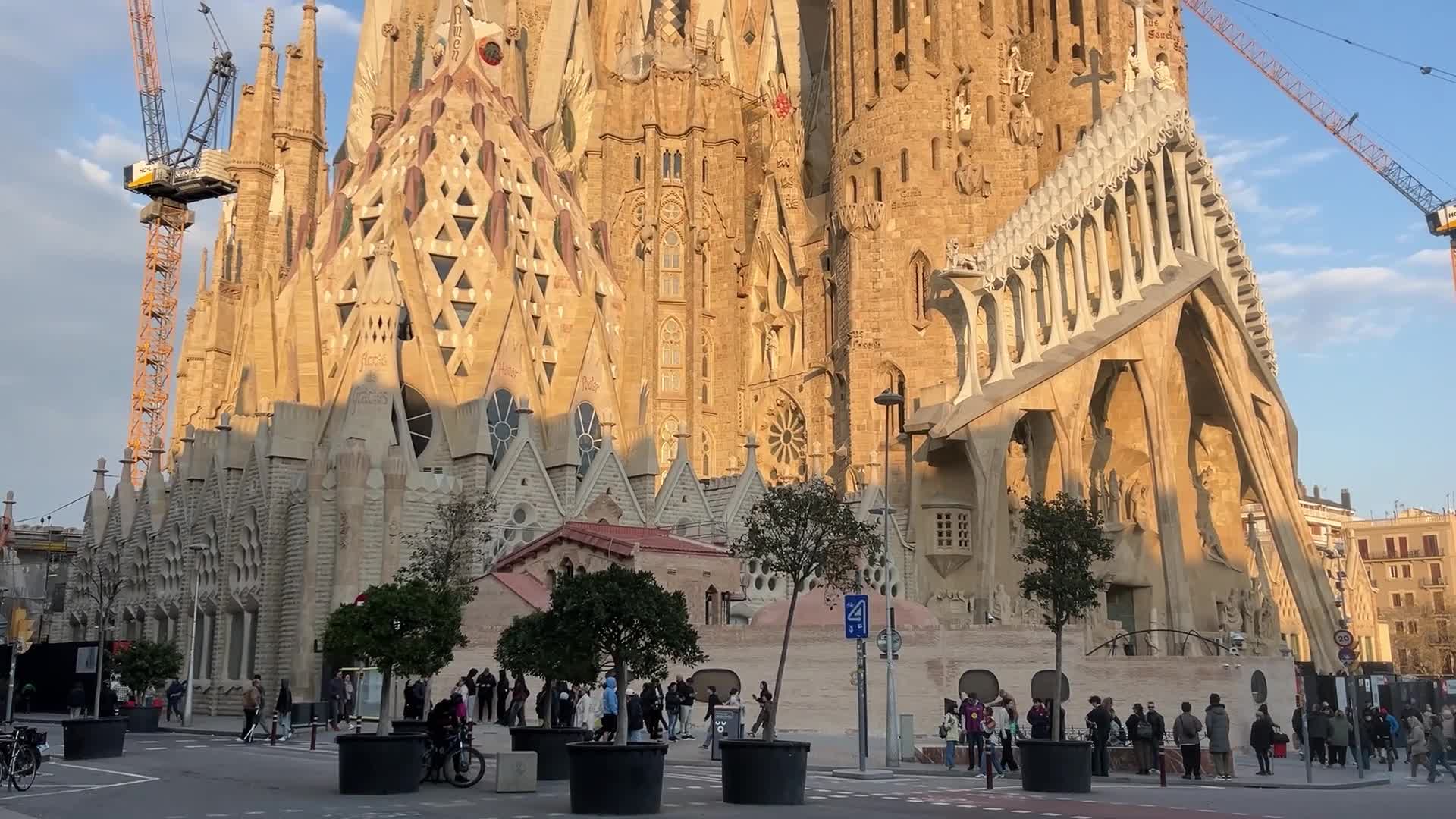 The Sagrada Familia cross is now fully revealed