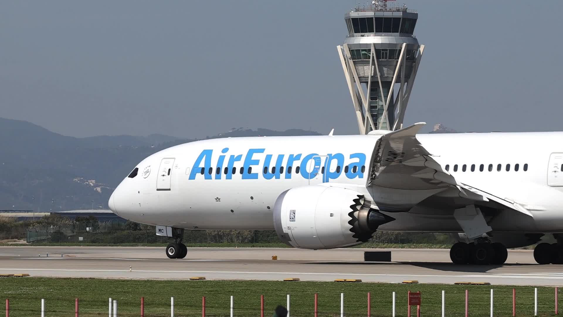An Air Europa Boeing 787 takes off from Barcelona Airport