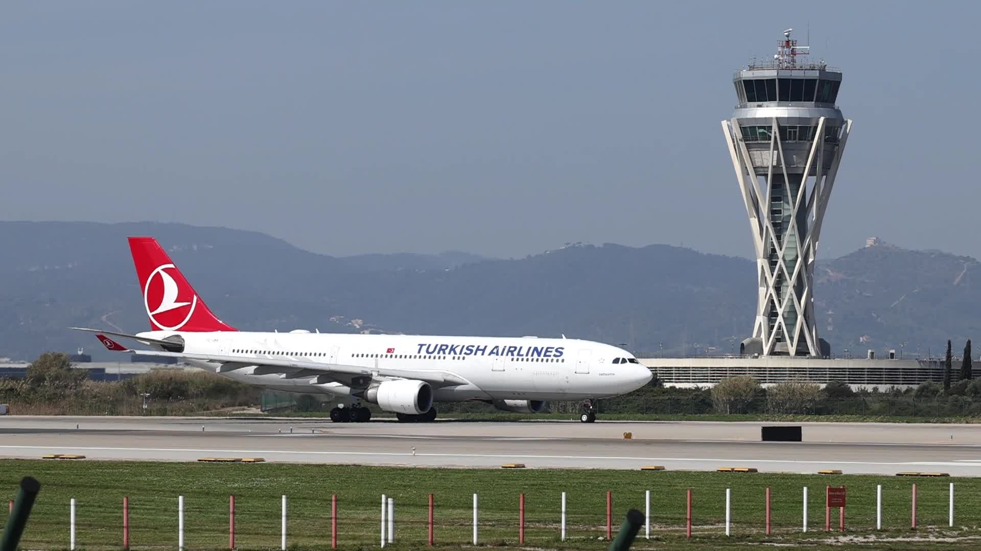 A  Turkish Airlines Airbus A330 take off from Barcelona Airport