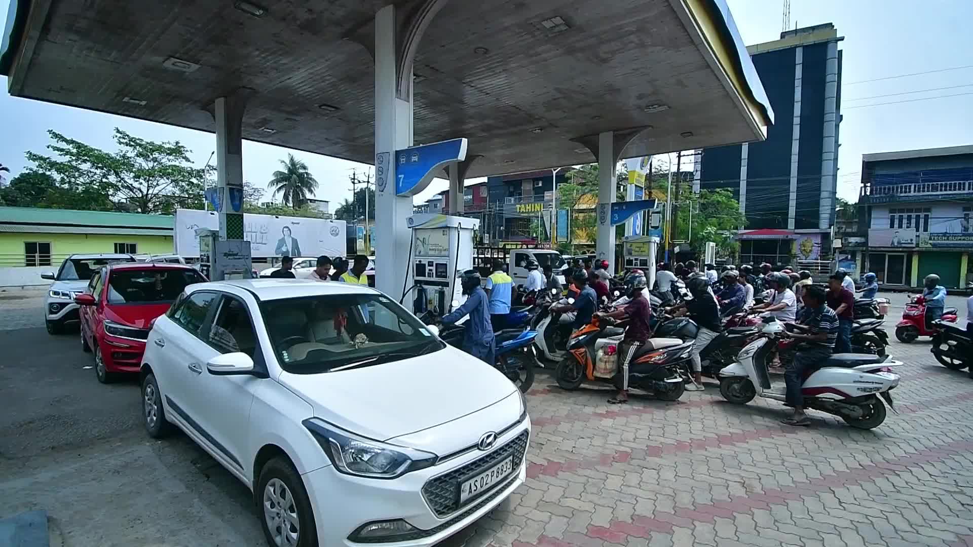 Fuel Queues Form At A Fuel Station In India