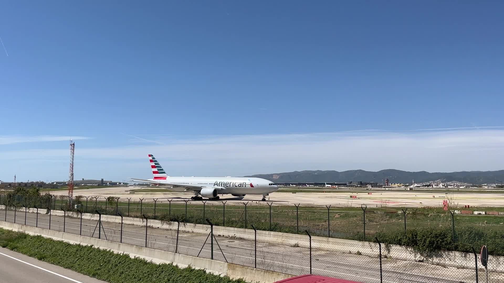 An American Airlines Boeing 777 waiting to take off from Barcelona Airport