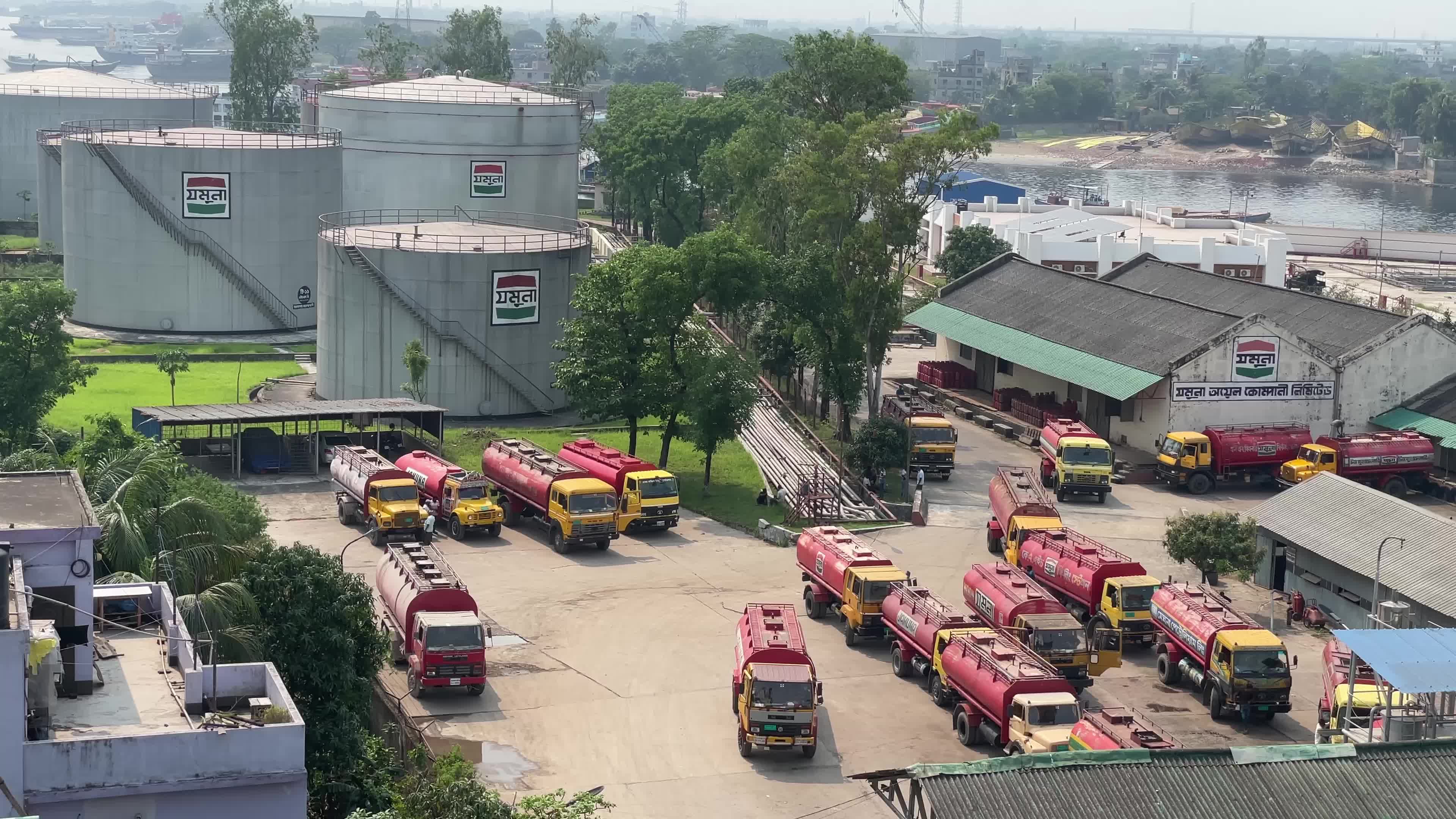 Fuel Rush in Dhaka