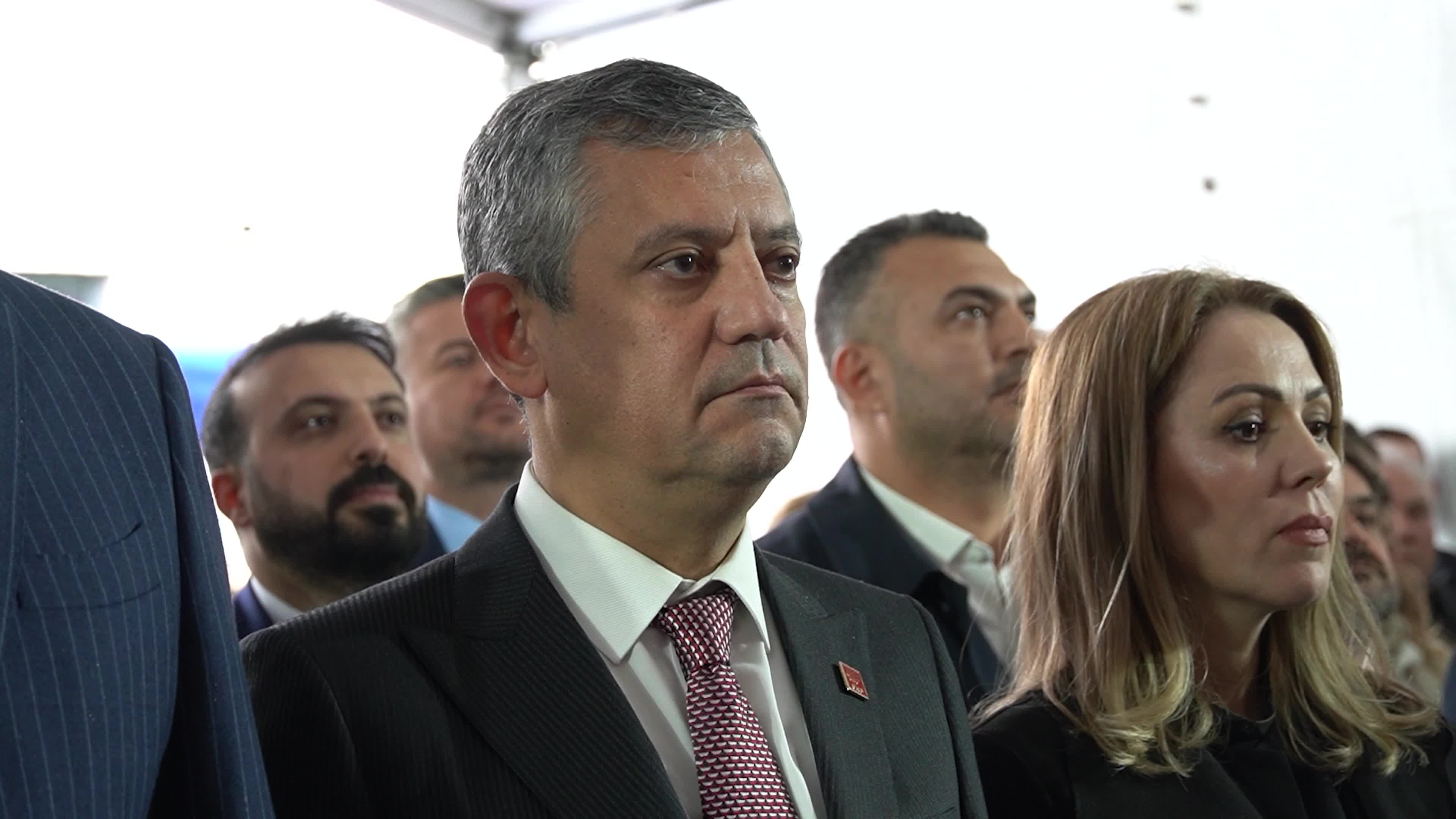 Özgür Özel inaugurates the cultural center named after the late Ferdi Zeyrek