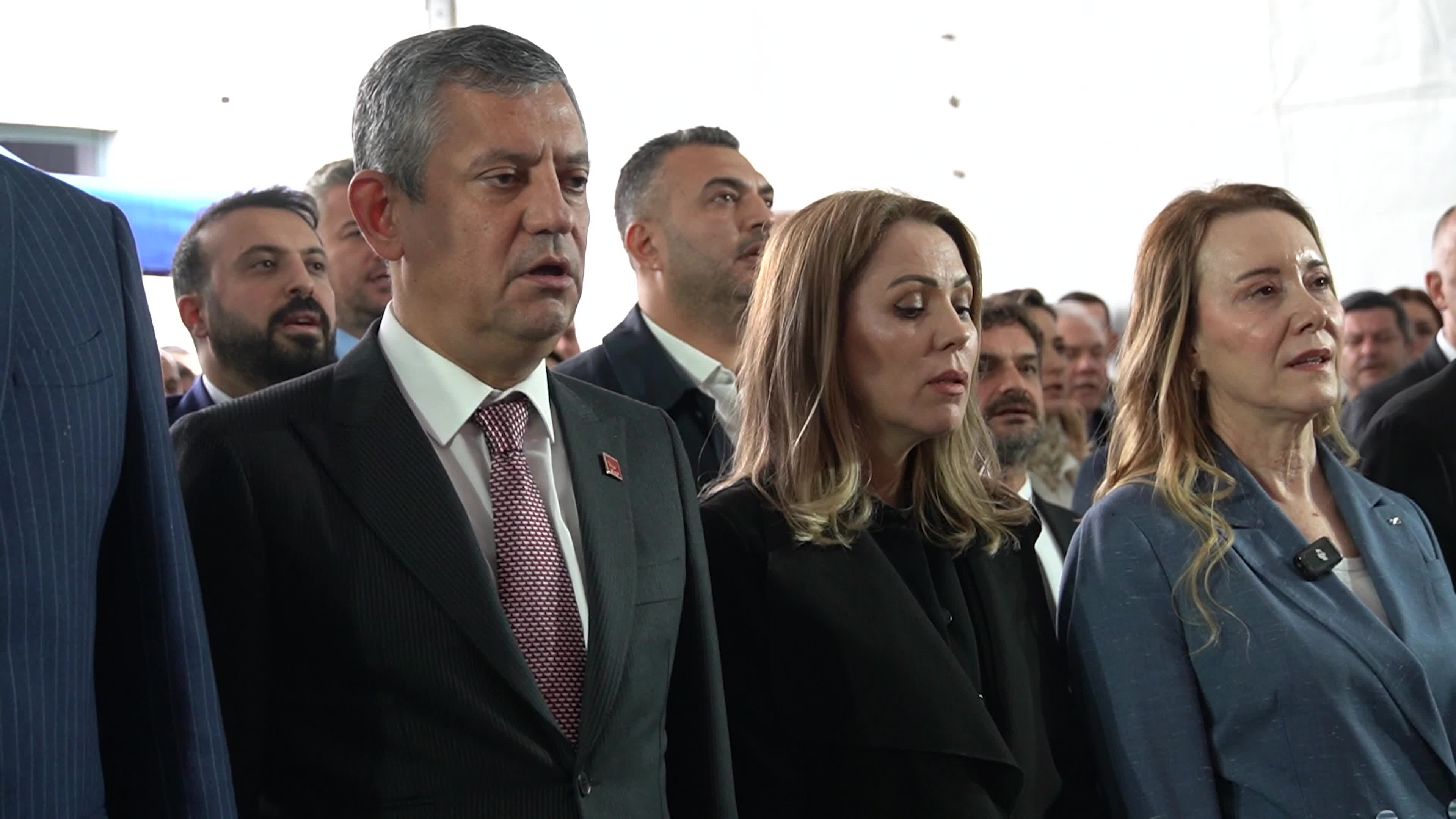 Özgür Özel inaugurates the cultural center named after the late Ferdi Zeyrek