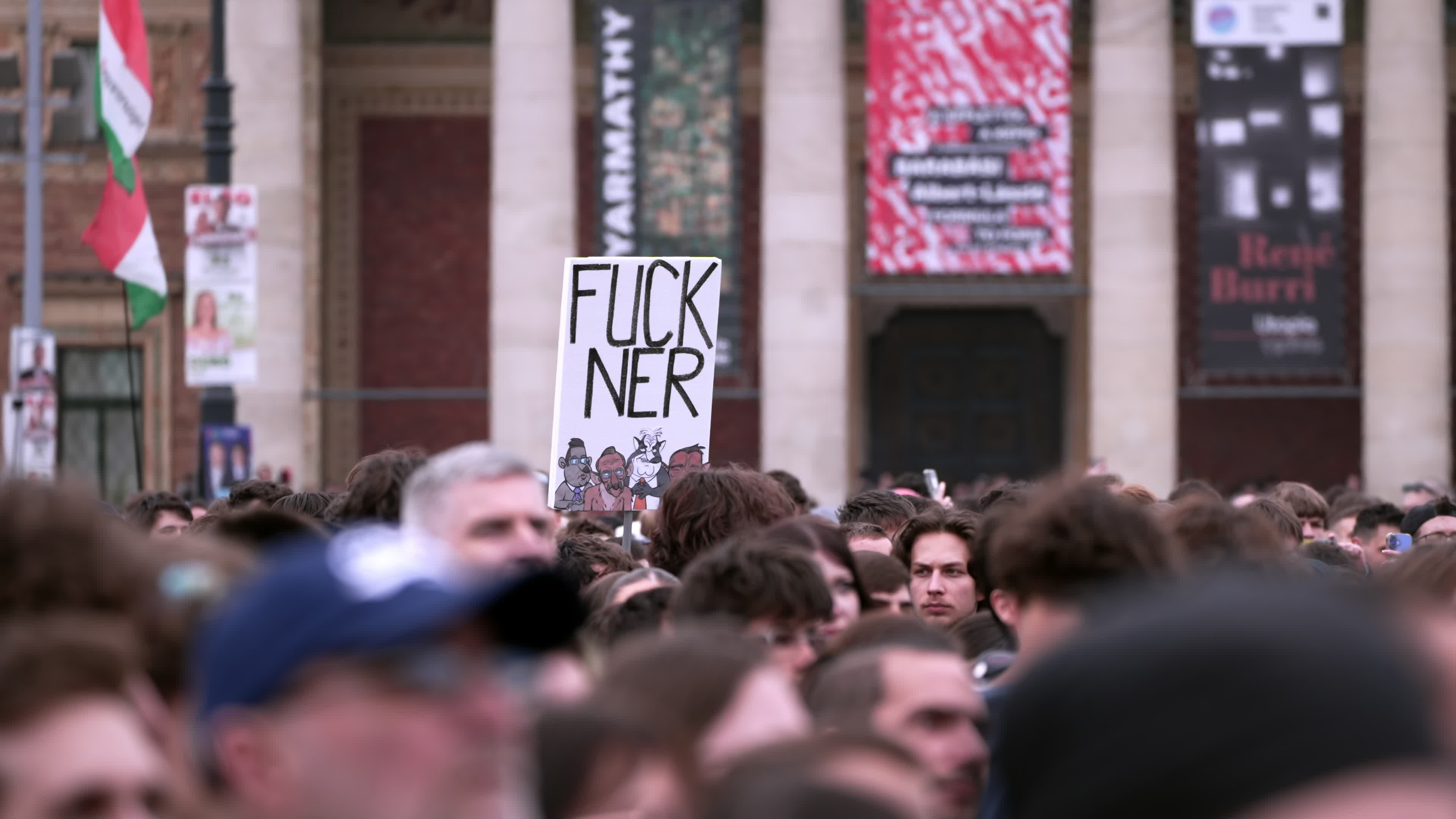 Crowds attend anti-government concert in Budapest