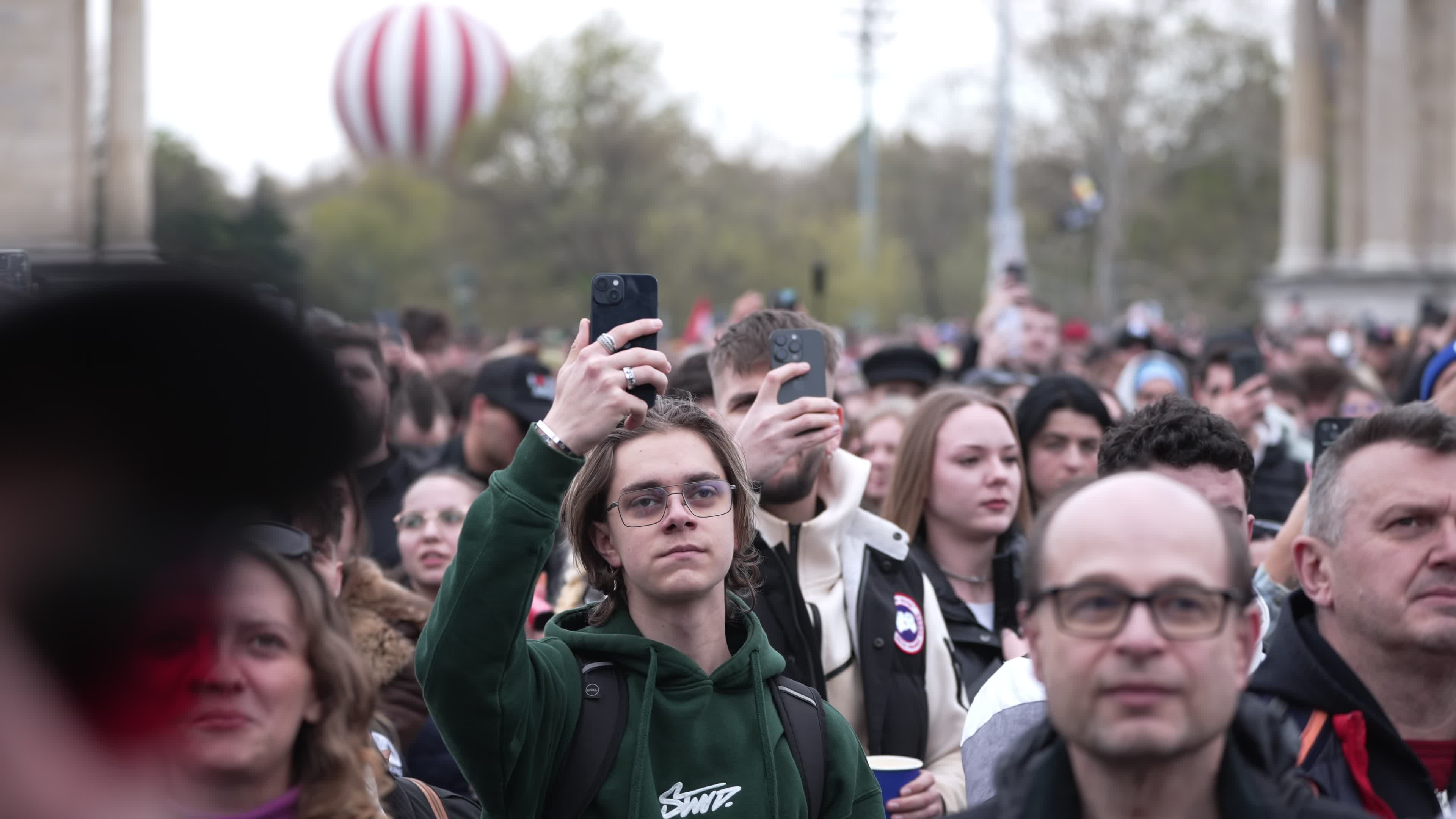 Crowds attend anti-government concert in Budapest