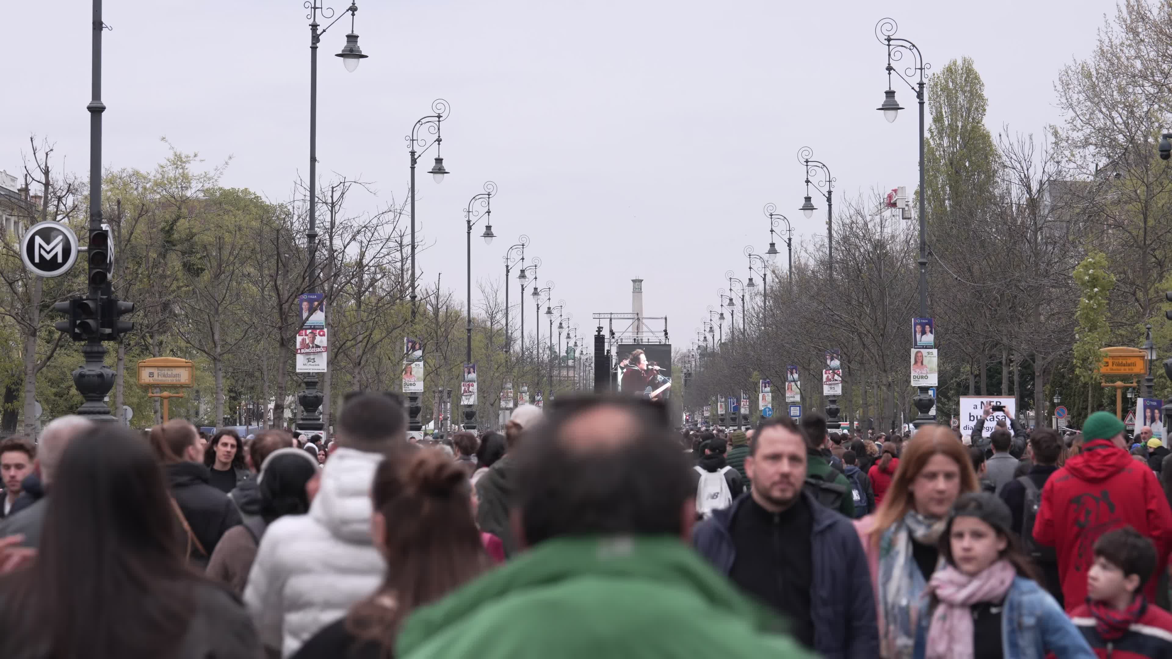 Crowds attend anti-government concert in Budapest