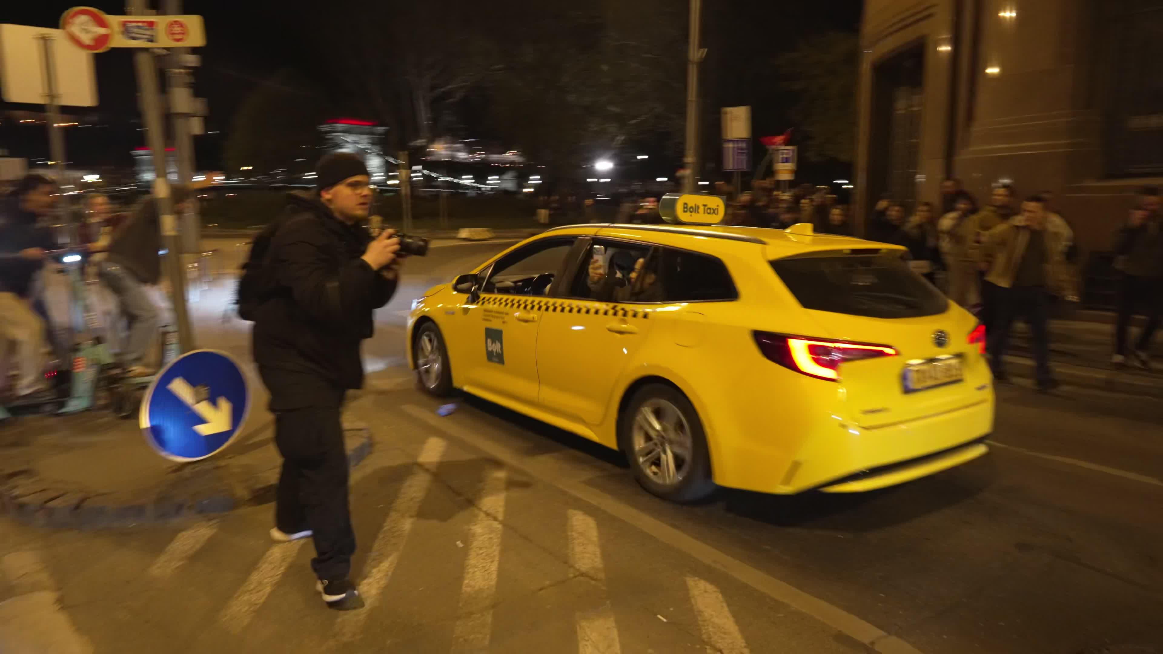 Parties break out in Budapest streets after opposition win
