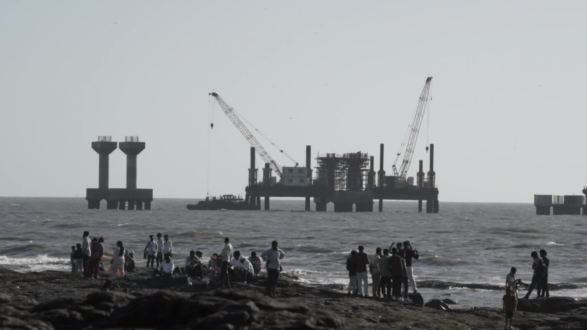 Mumbai’s Waterfront Leisure Amid Coastal Road Construction