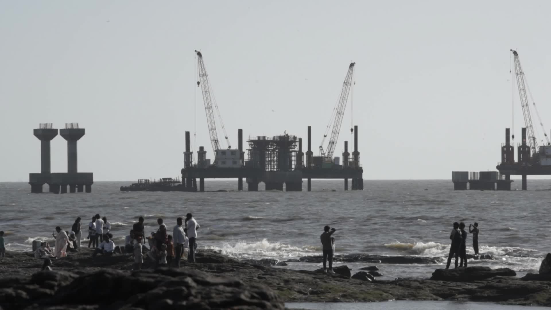 Mumbai’s Waterfront Leisure Amid Coastal Road Construction