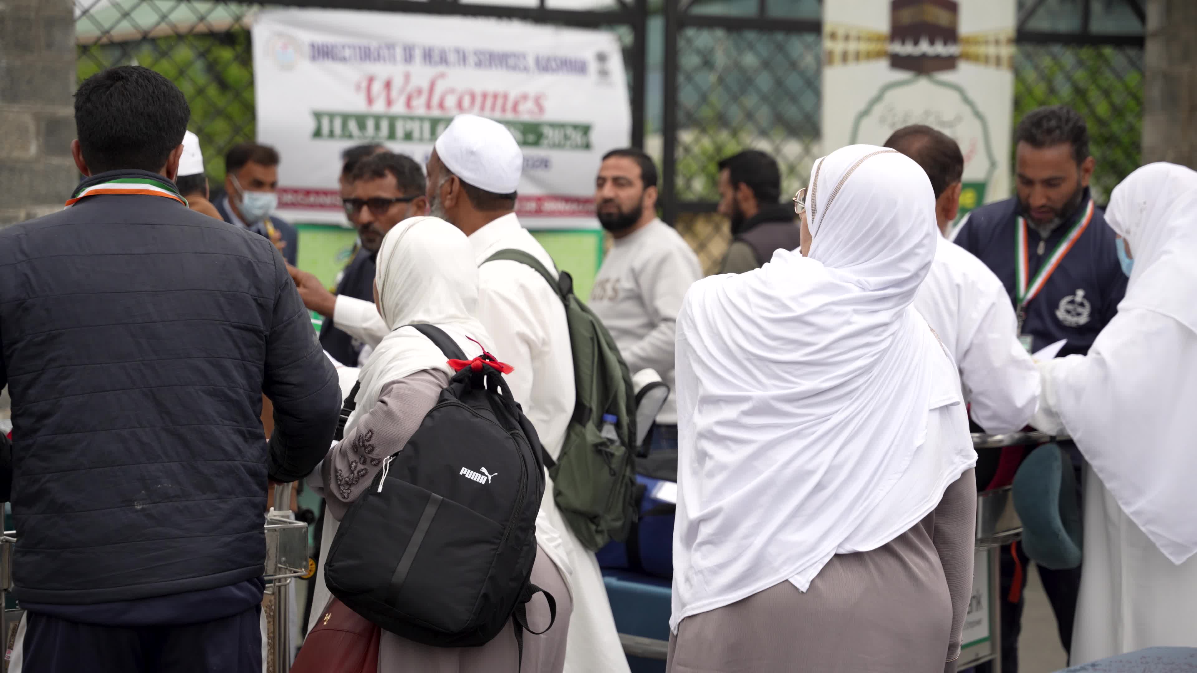 First Batch of 435 Pilgrims Departs from Jammu and Kashmir for Hajj; 4,704 to Join from the Region