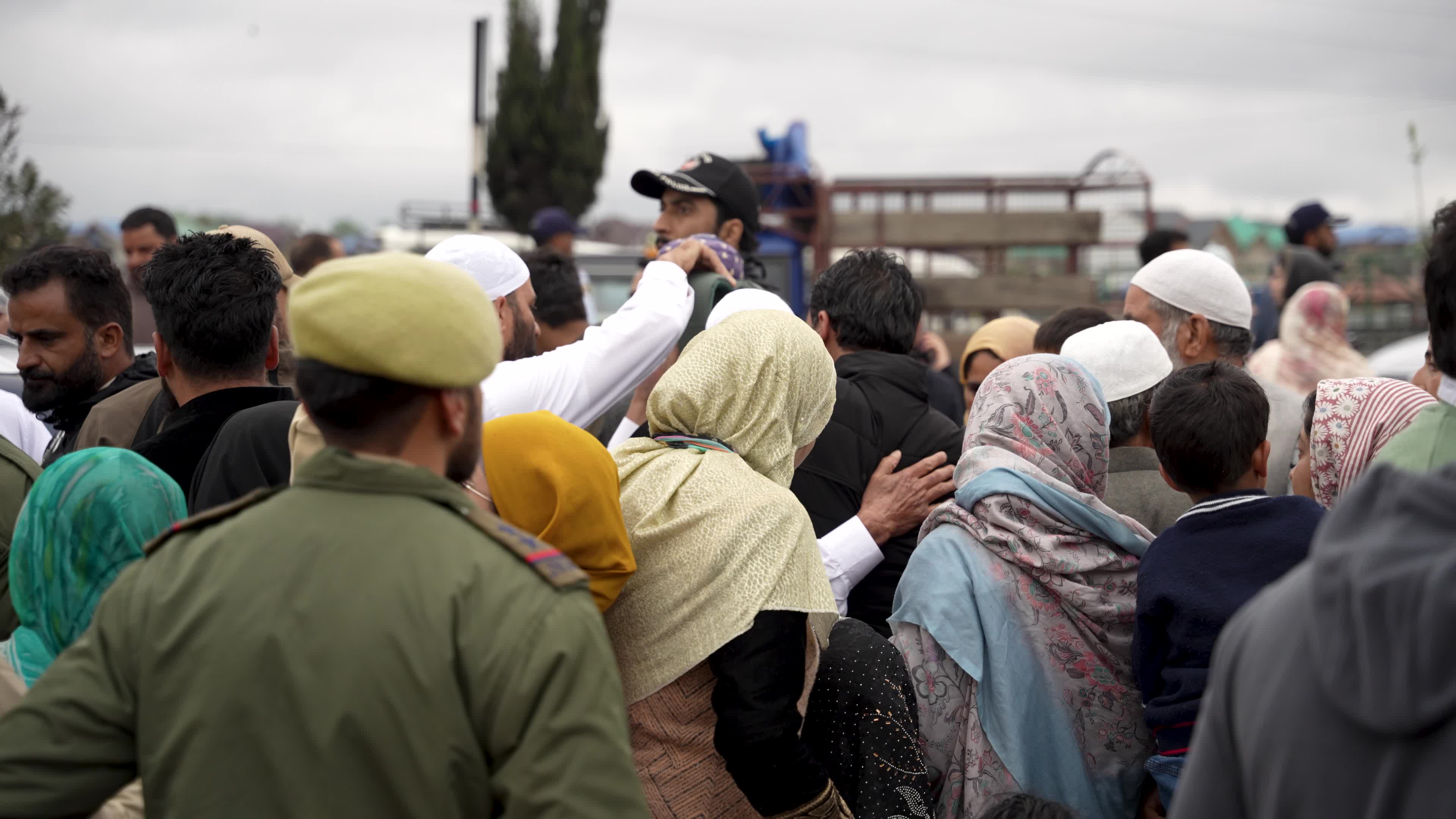 First Batch of 435 Pilgrims Departs from Jammu and Kashmir for Hajj; 4,704 to Join from the Region
