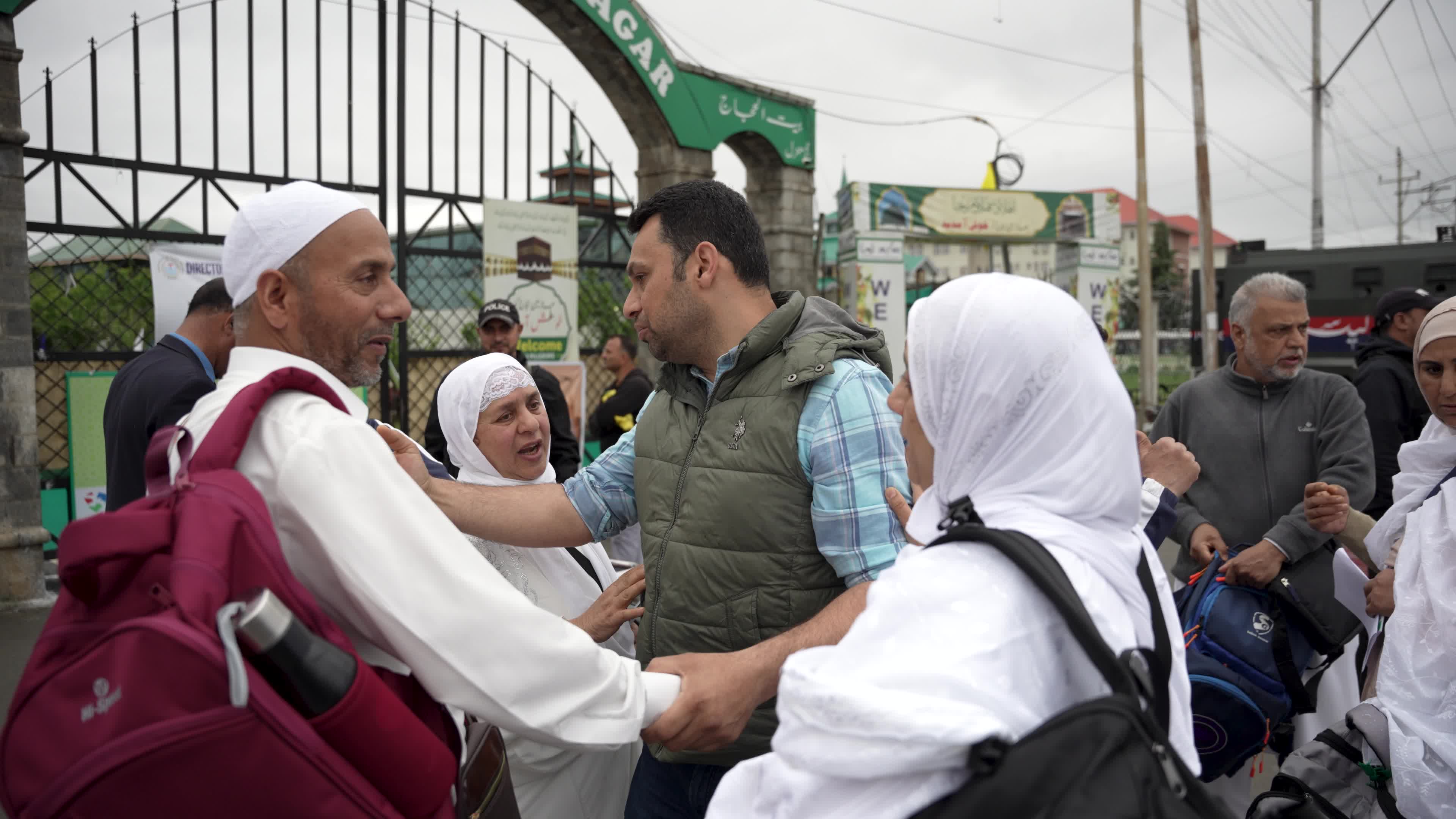 First Batch of 435 Pilgrims Departs from Jammu and Kashmir for Hajj; 4,704 to Join from the Region