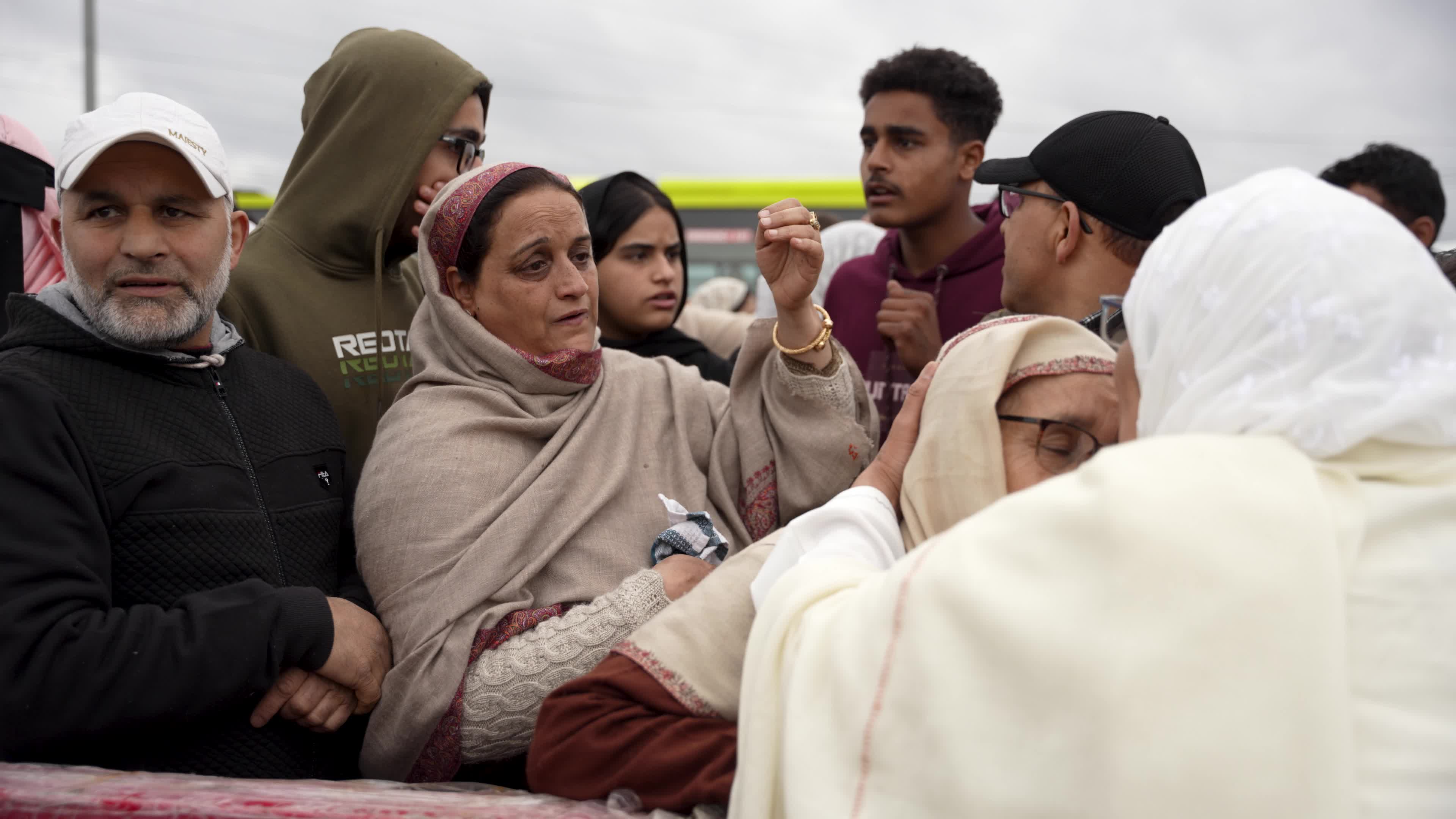 First Batch of 435 Pilgrims Departs from Jammu and Kashmir for Hajj; 4,704 to Join from the Region