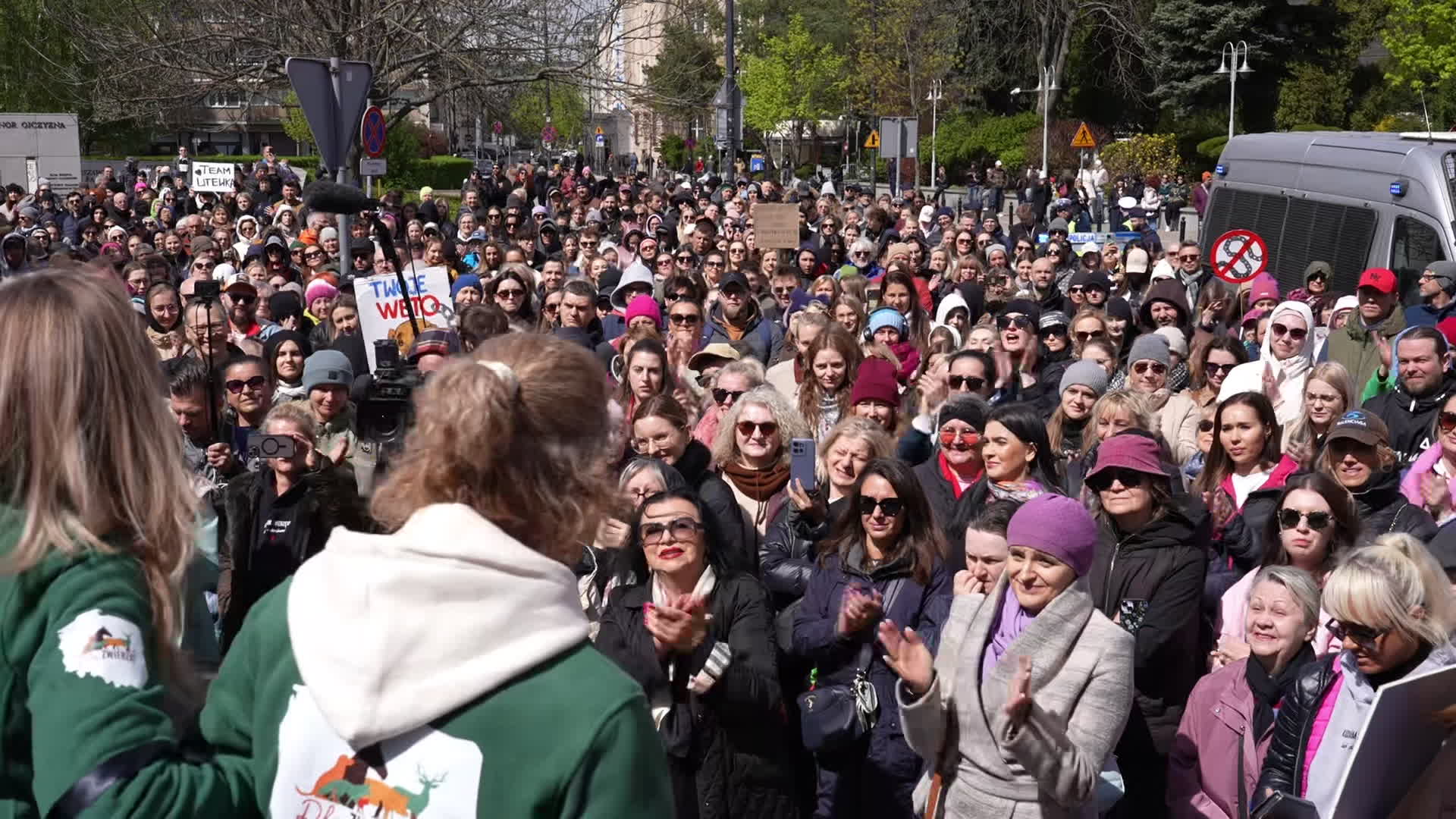 March in Warsaw against presidential veto of dog-chaining ban