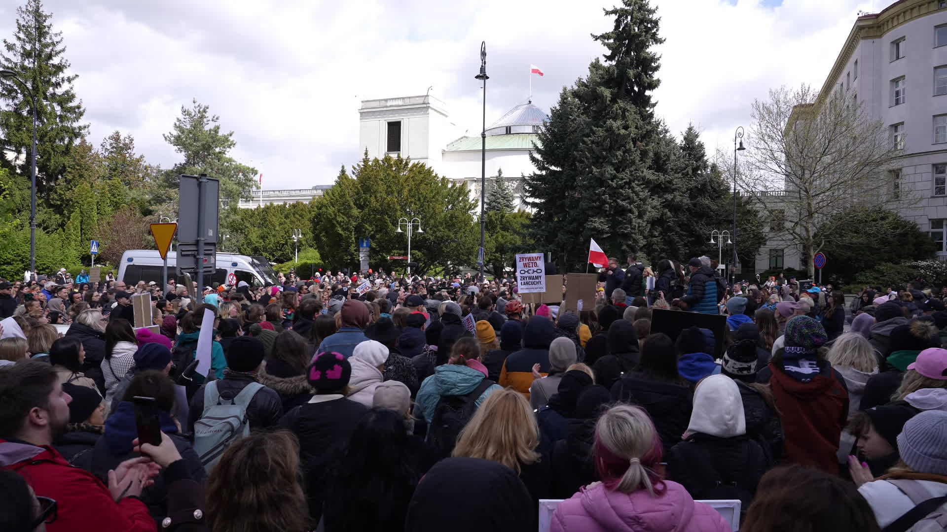 March in Warsaw against presidential veto of dog-chaining ban