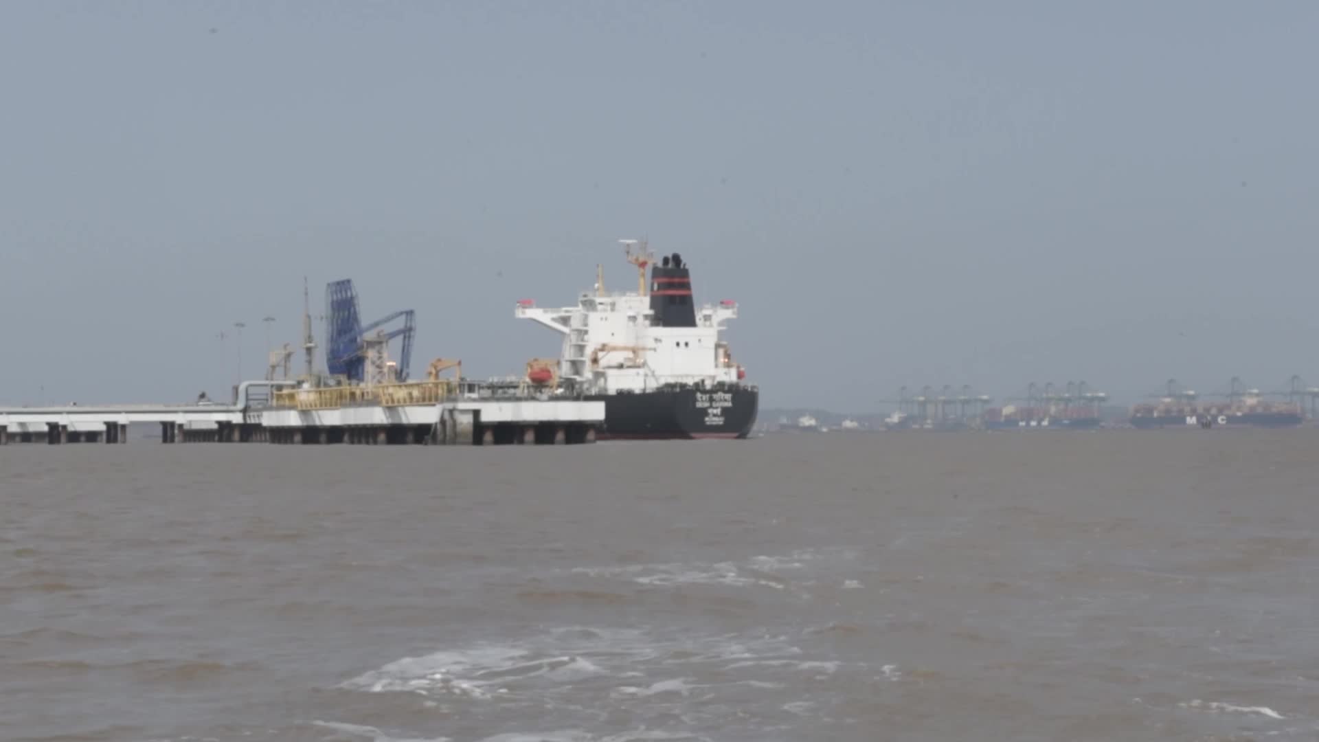 India Tanker Desh Garima Unloads Crude Amid Hormuz Supply Disruptions