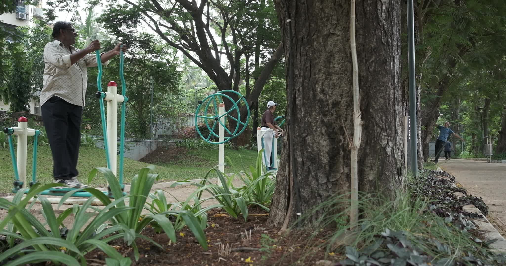 Daily Life In Mumbai