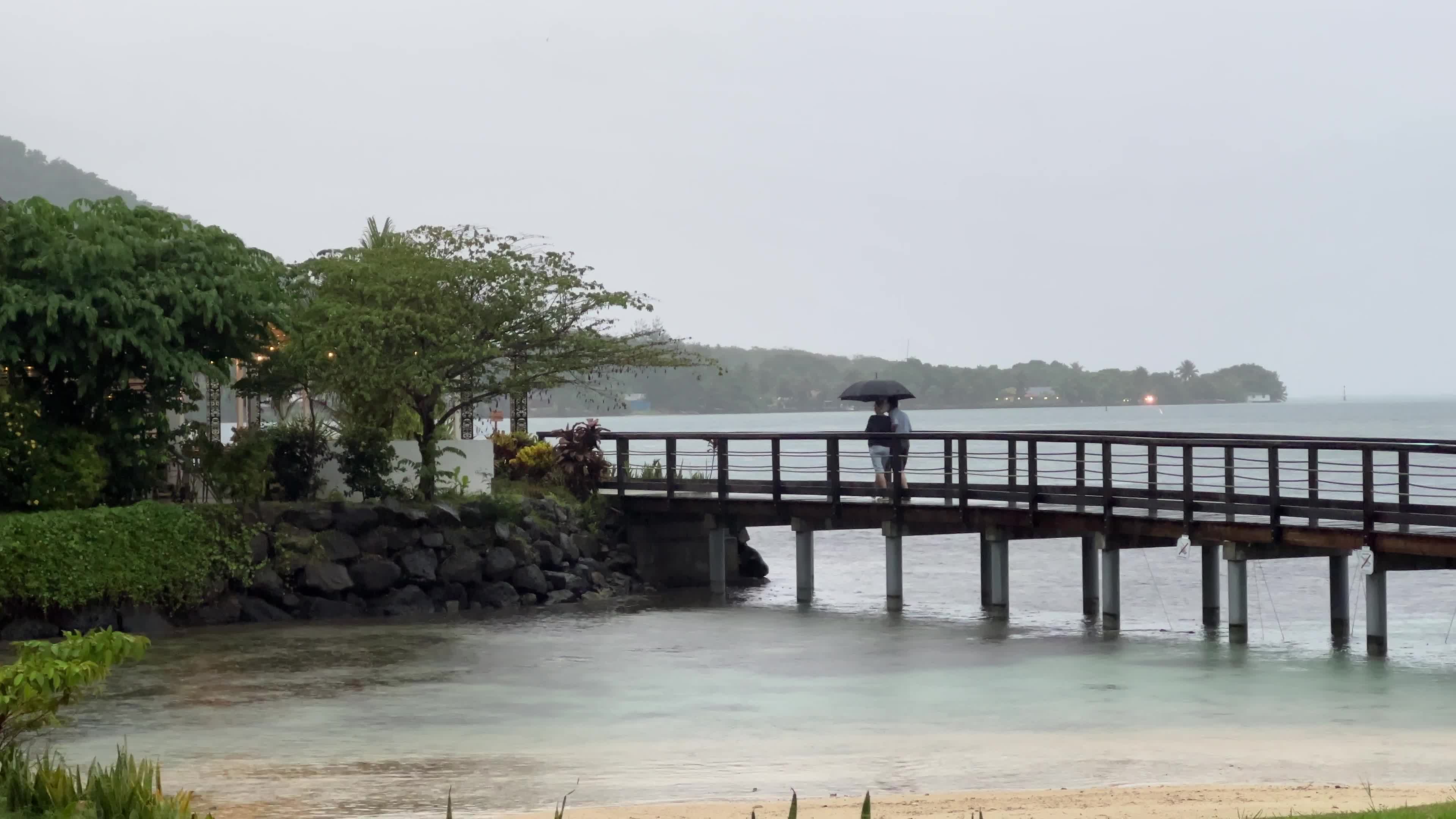 Thunderstorms and heavy rain in Moorea