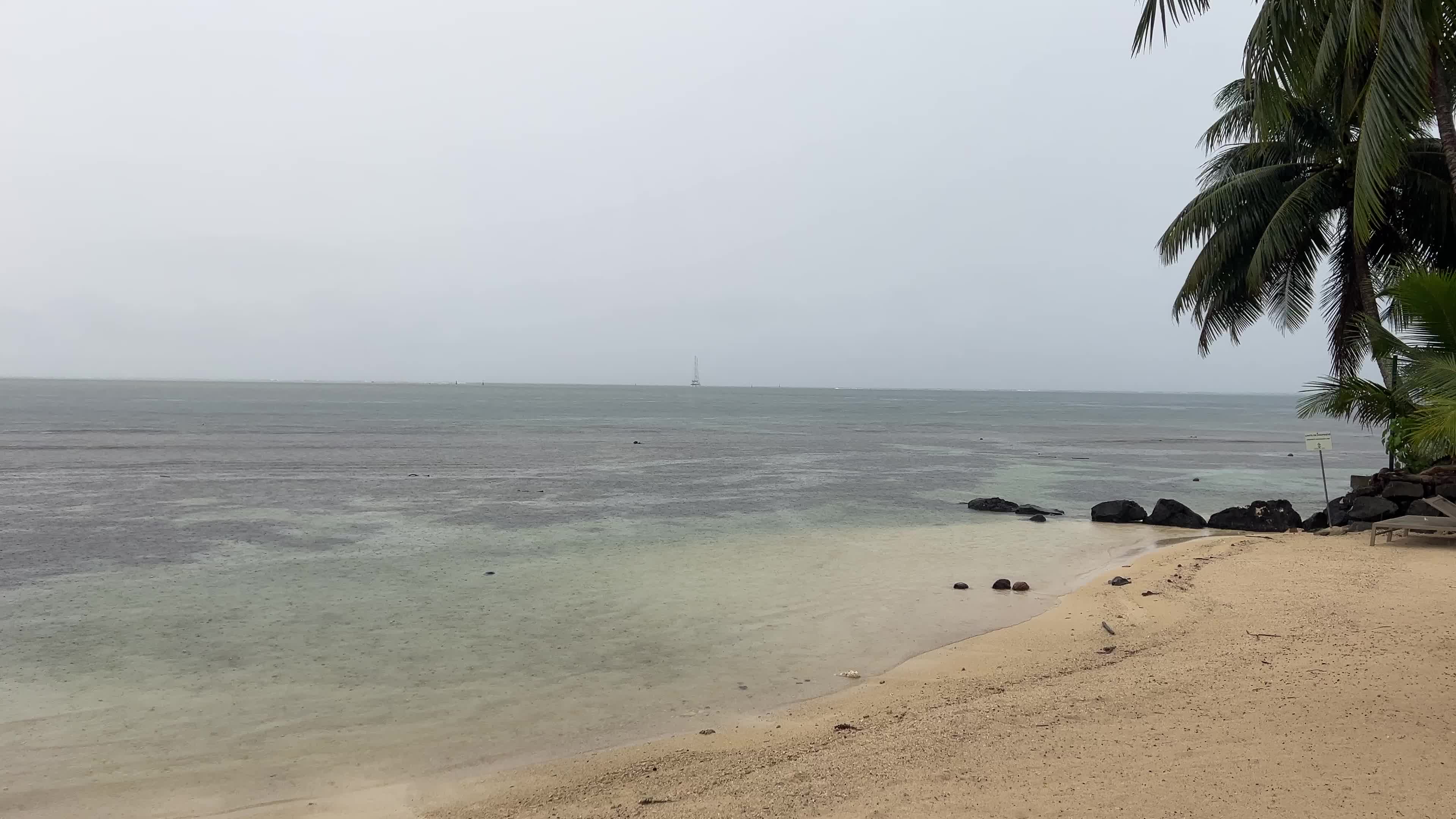 Thunderstorms and heavy rain in Moorea
