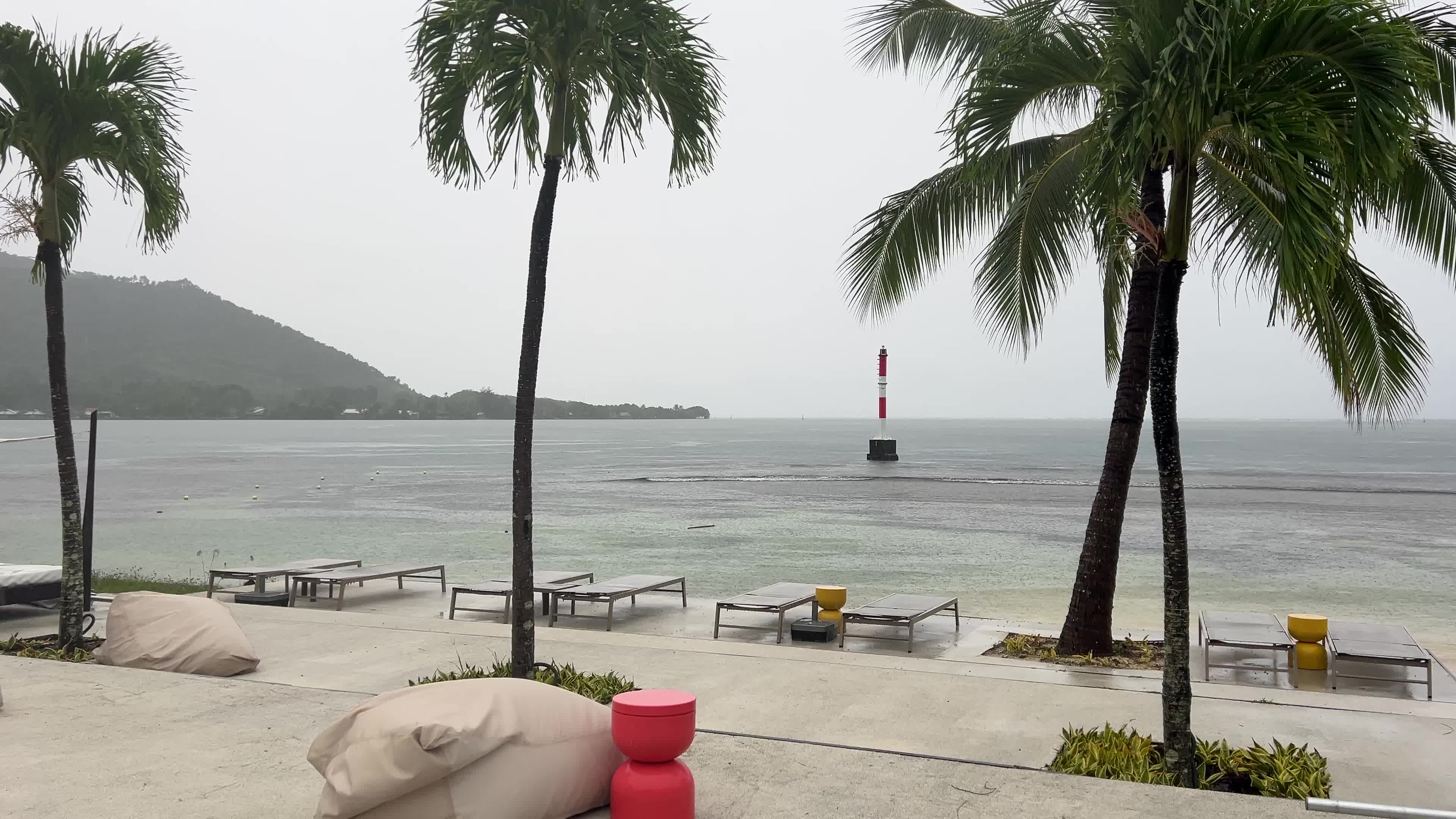 Thunderstorms and heavy rain in Moorea