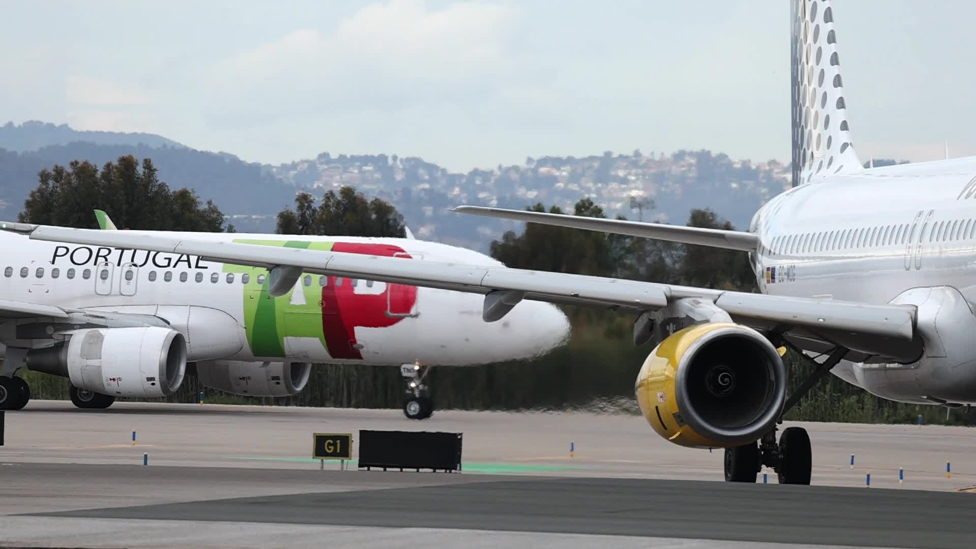 A TAP Air Portugal Airbus A320 takes off from Barcelona Airport