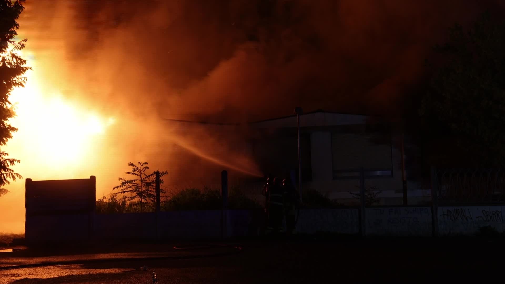 A massive fire erupted in a building near Turin - 05/09/2026