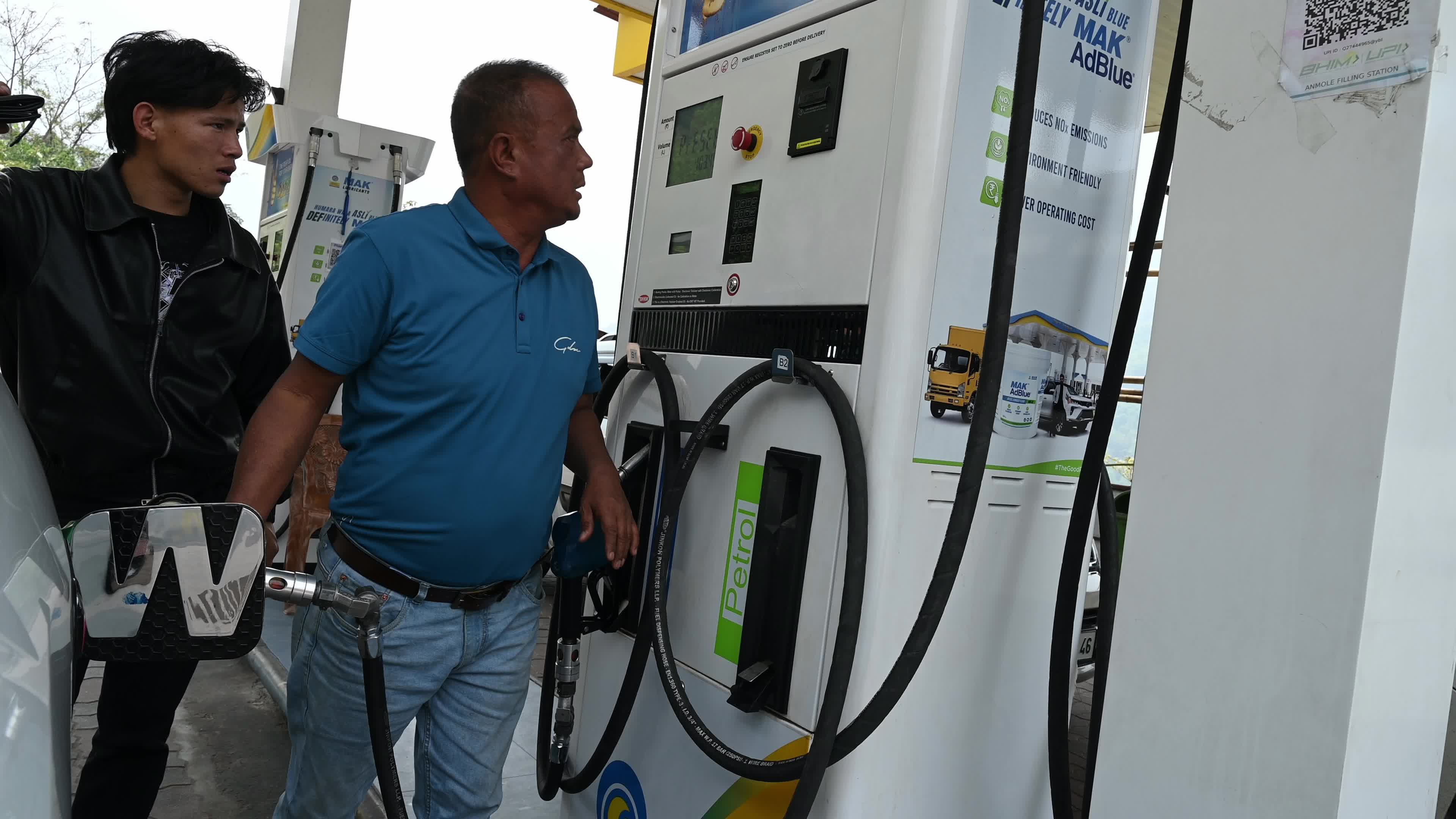 India raises retail fuel prices for the first time since the Iran war started