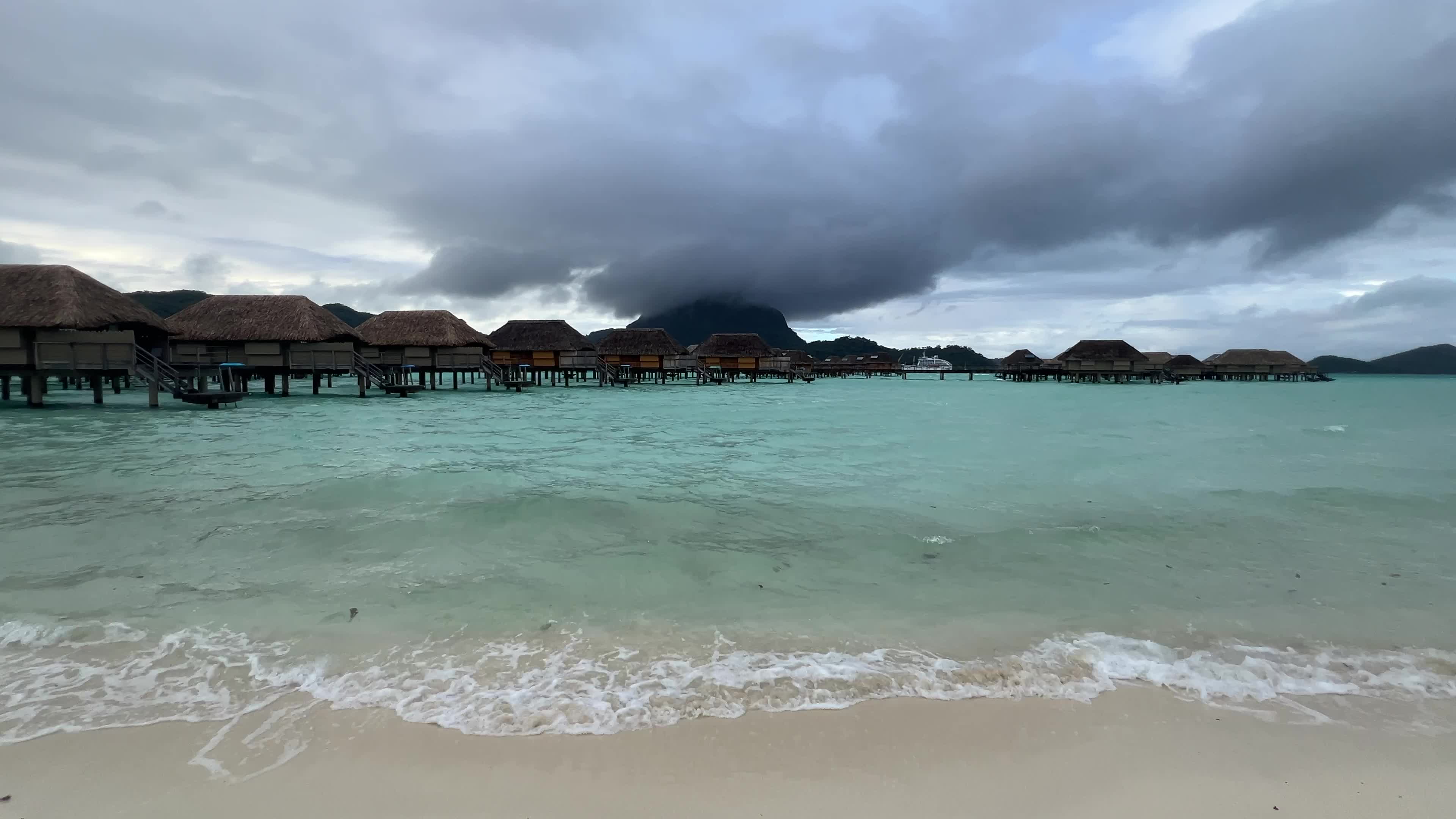 Rainy day in Motu Tevairoa