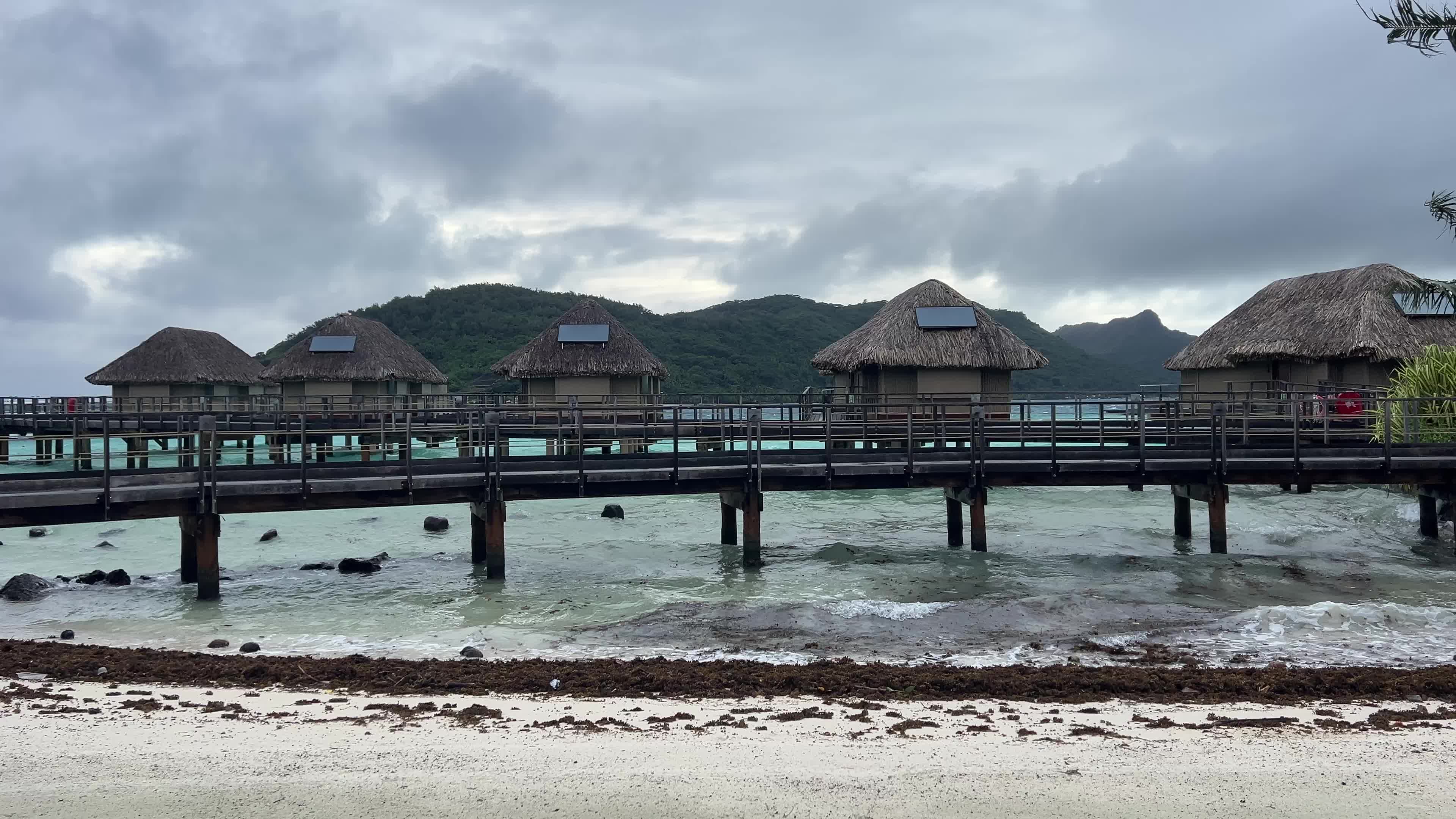 Rainy day in Motu Tevairoa