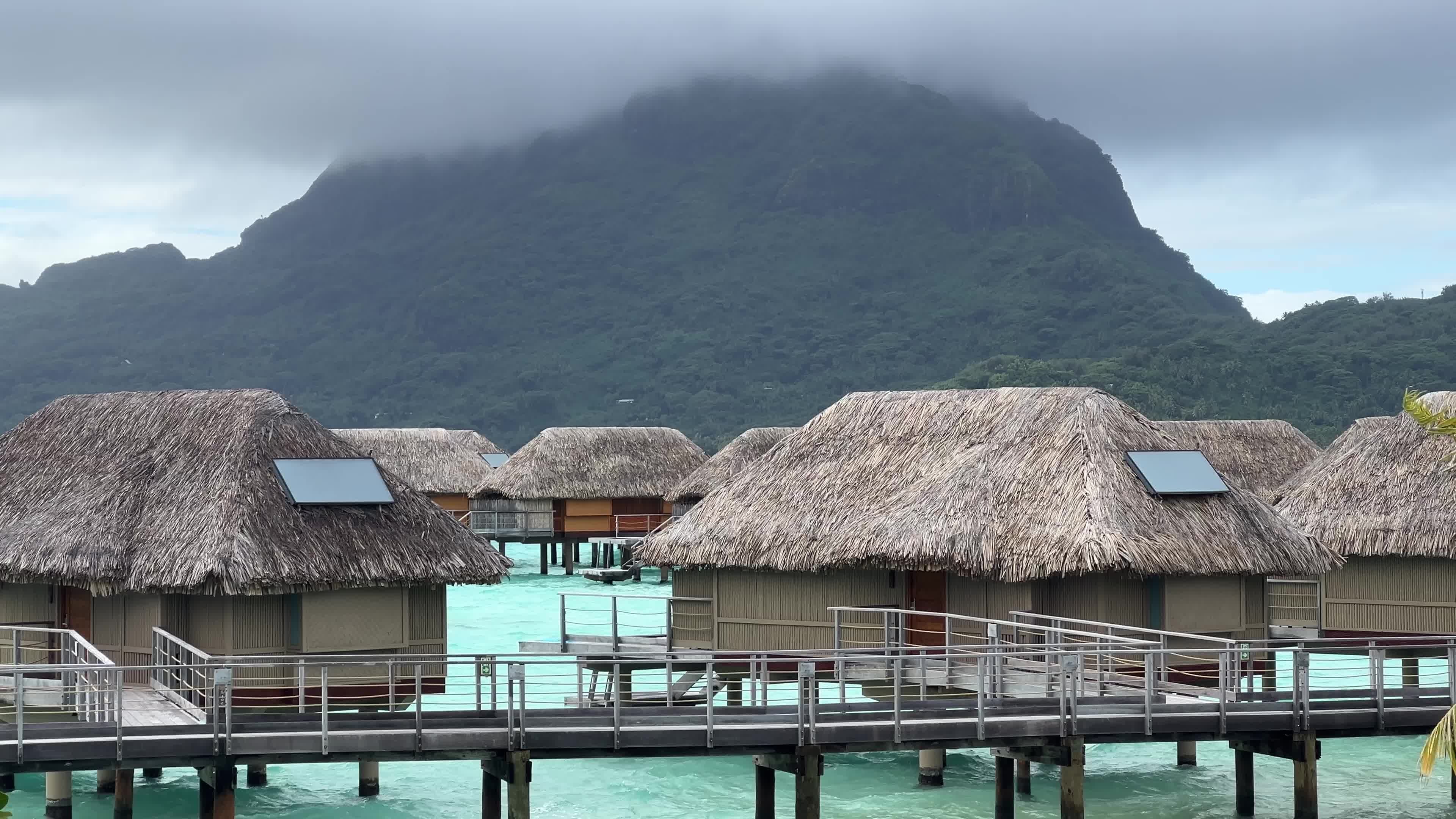 Rainy day in Motu Tevairoa