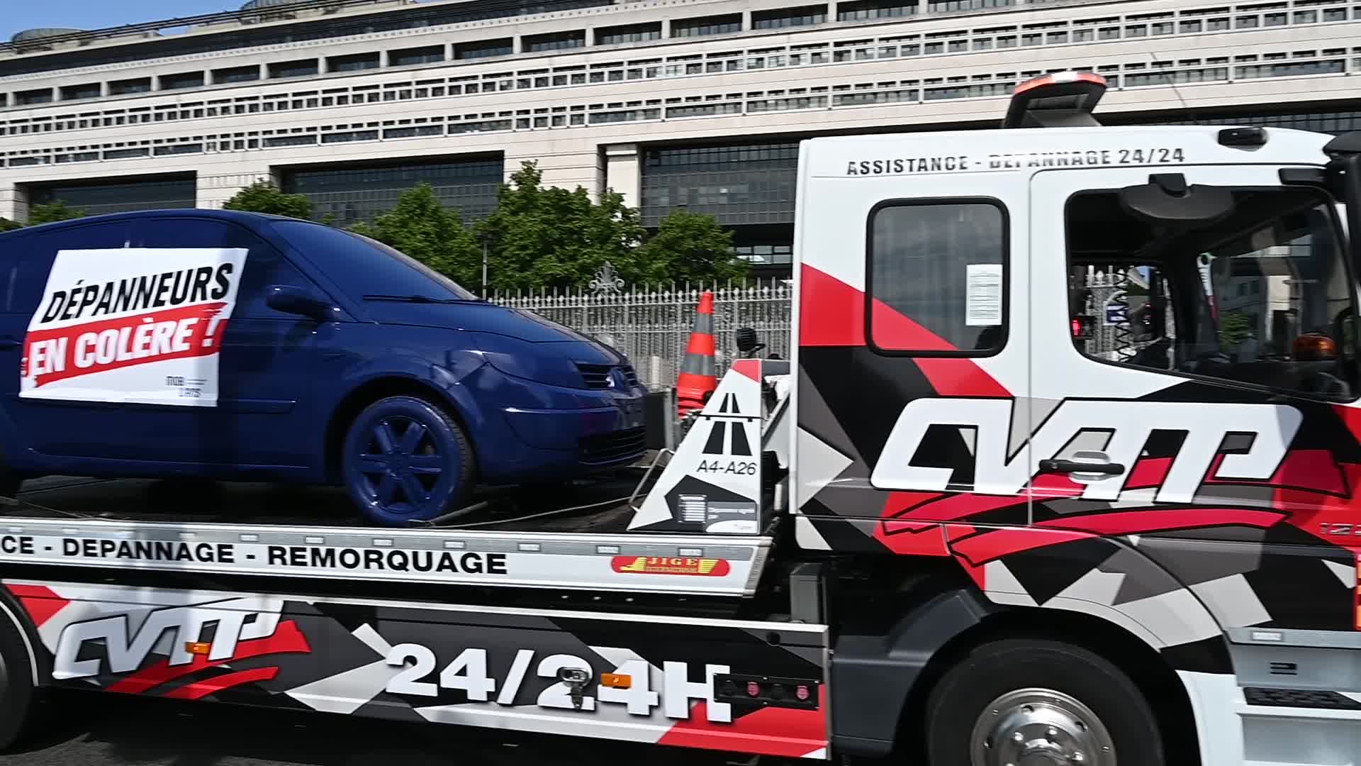 Breakdown service demonstration in Paris 1