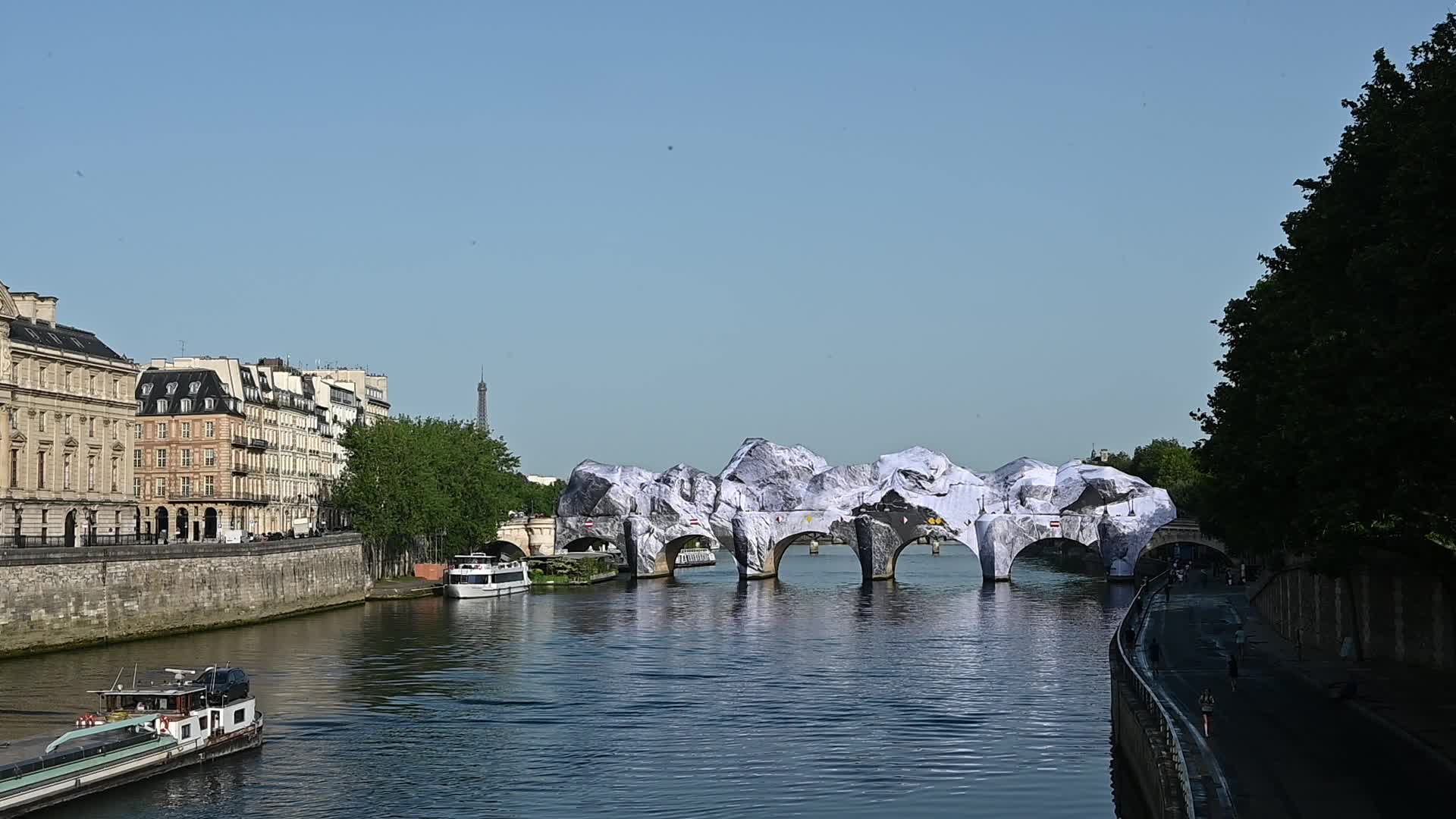 La Caverne du Pont Neuf by JR in Paris 1
