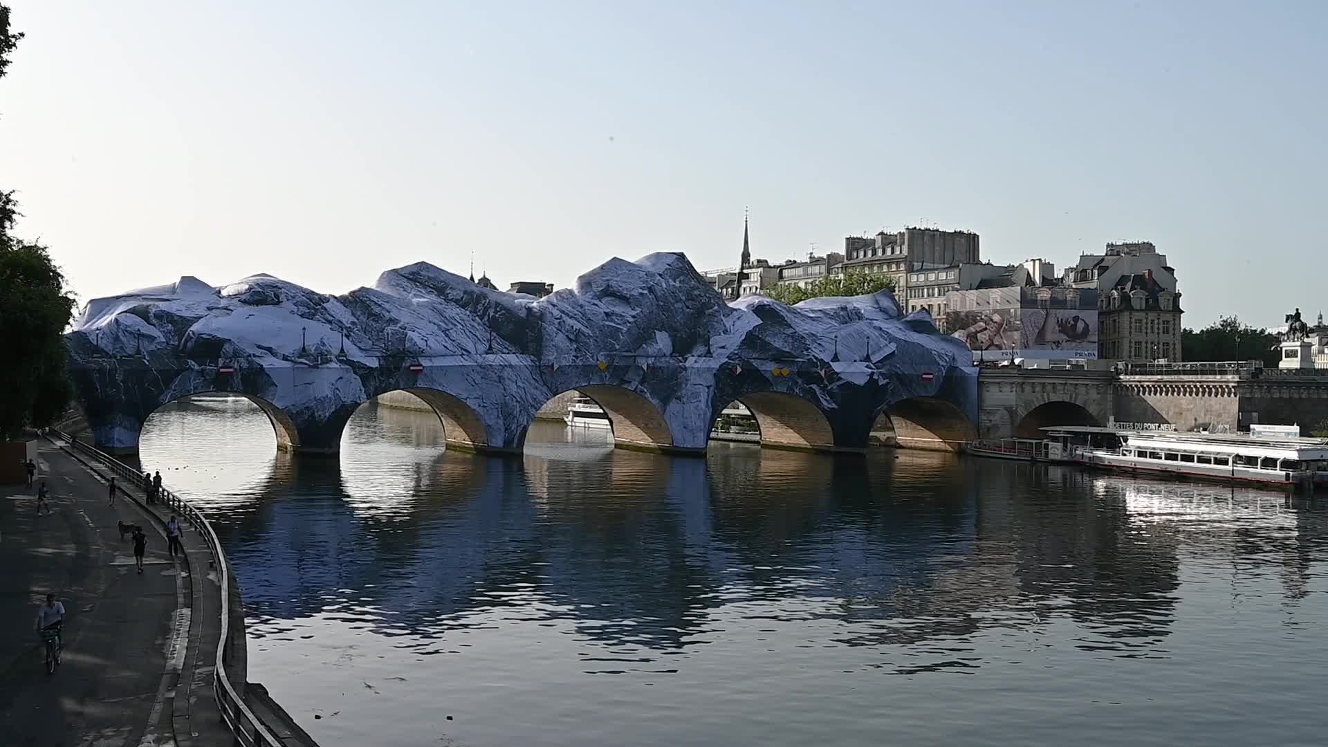 La Caverne du Pont Neuf by JR in Paris 4