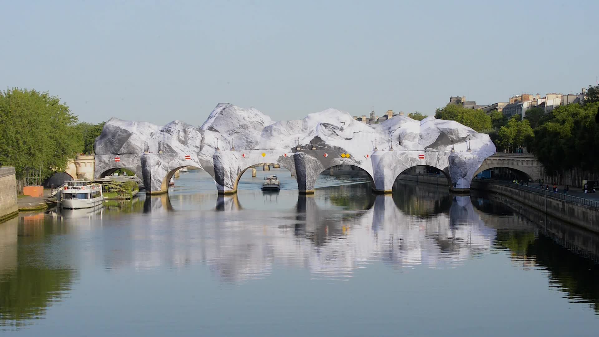 La Caverne du Pont Neuf by JR in Paris 5