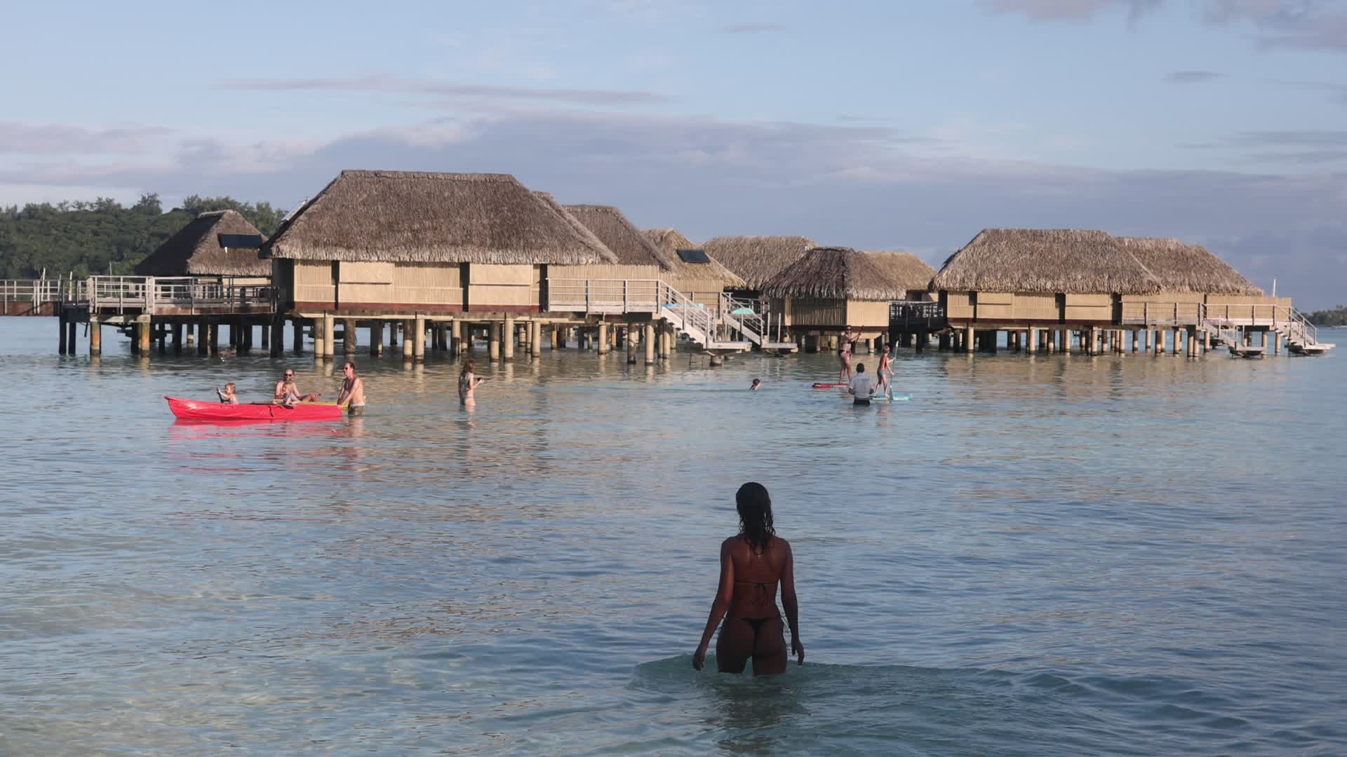 Daily life in Motu Tevairoa
