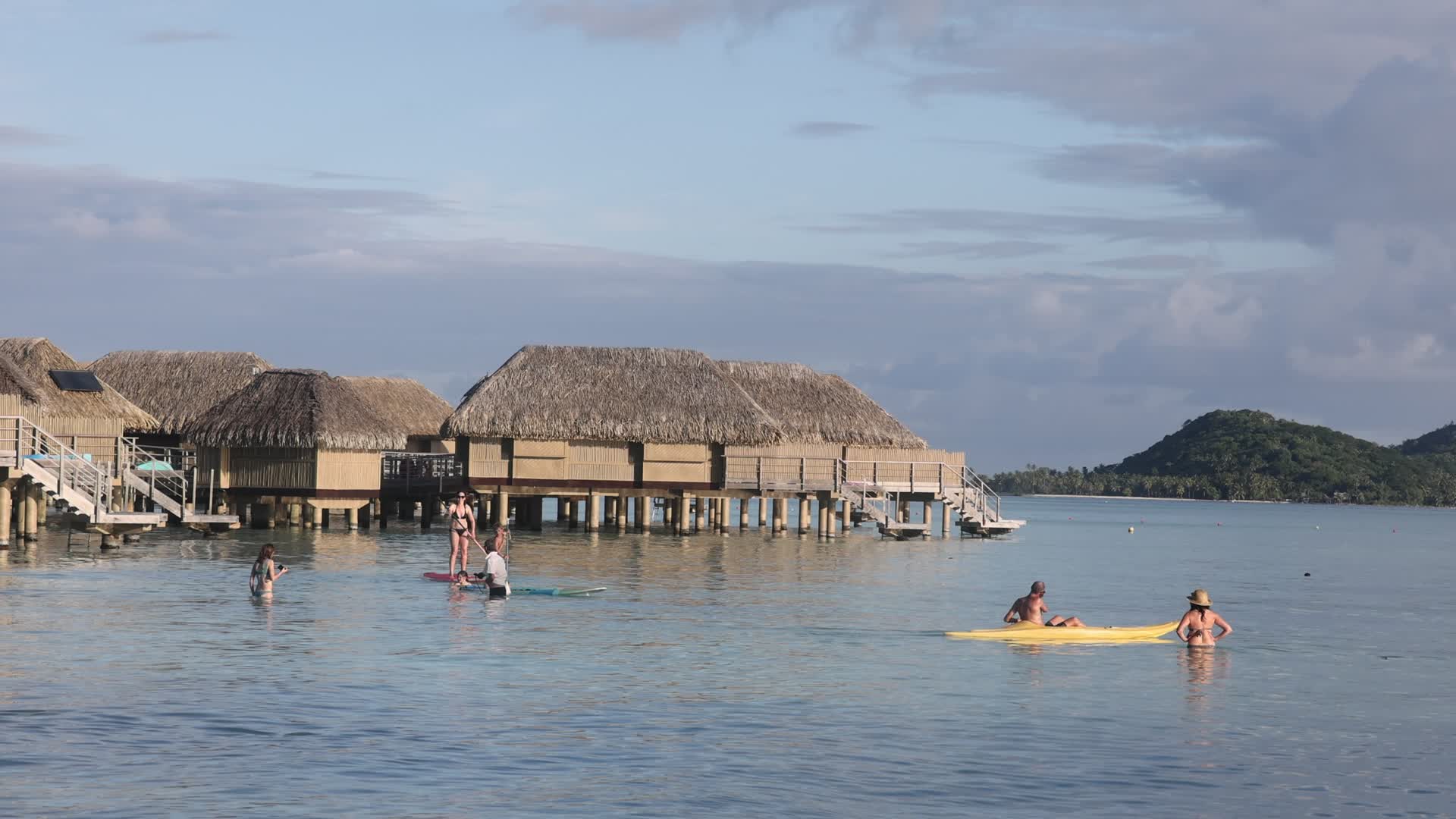 Daily life in Motu Tevairoa