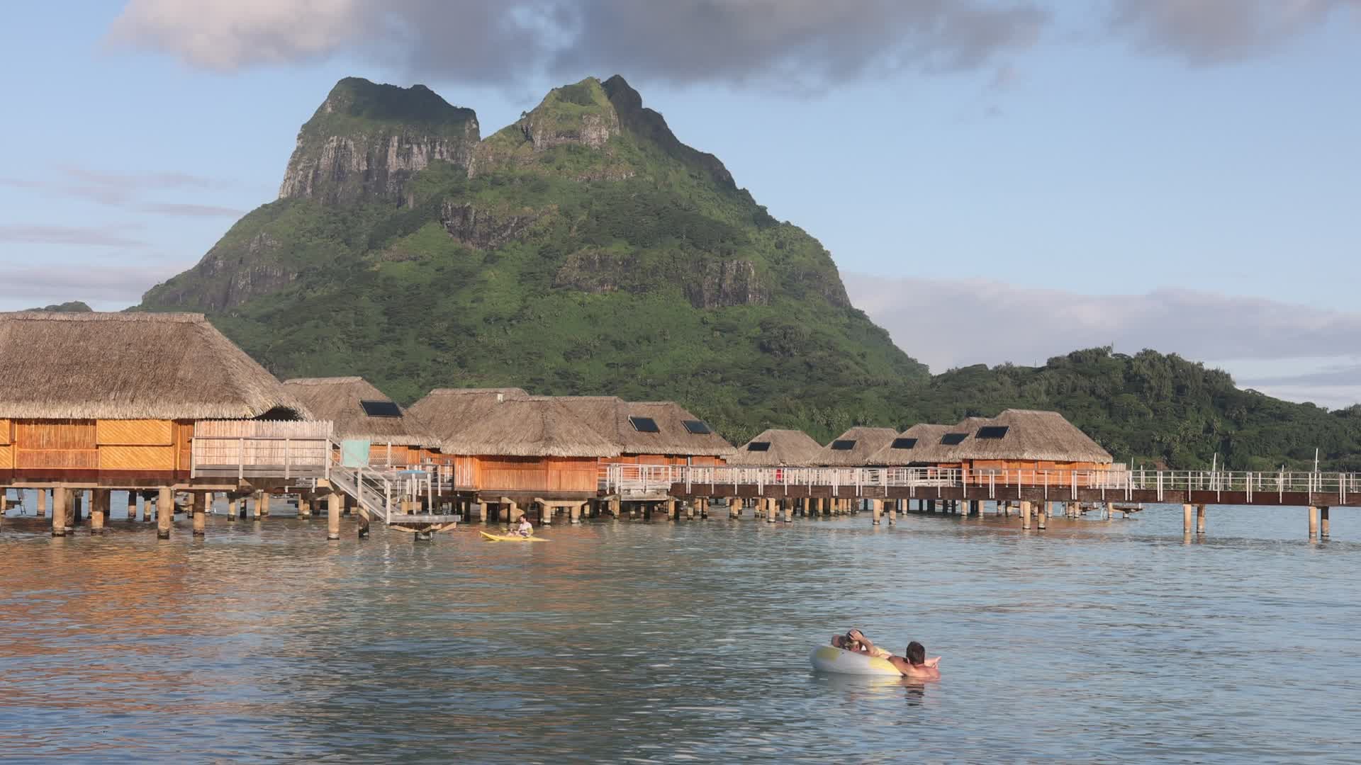 Daily life in Motu Tevairoa