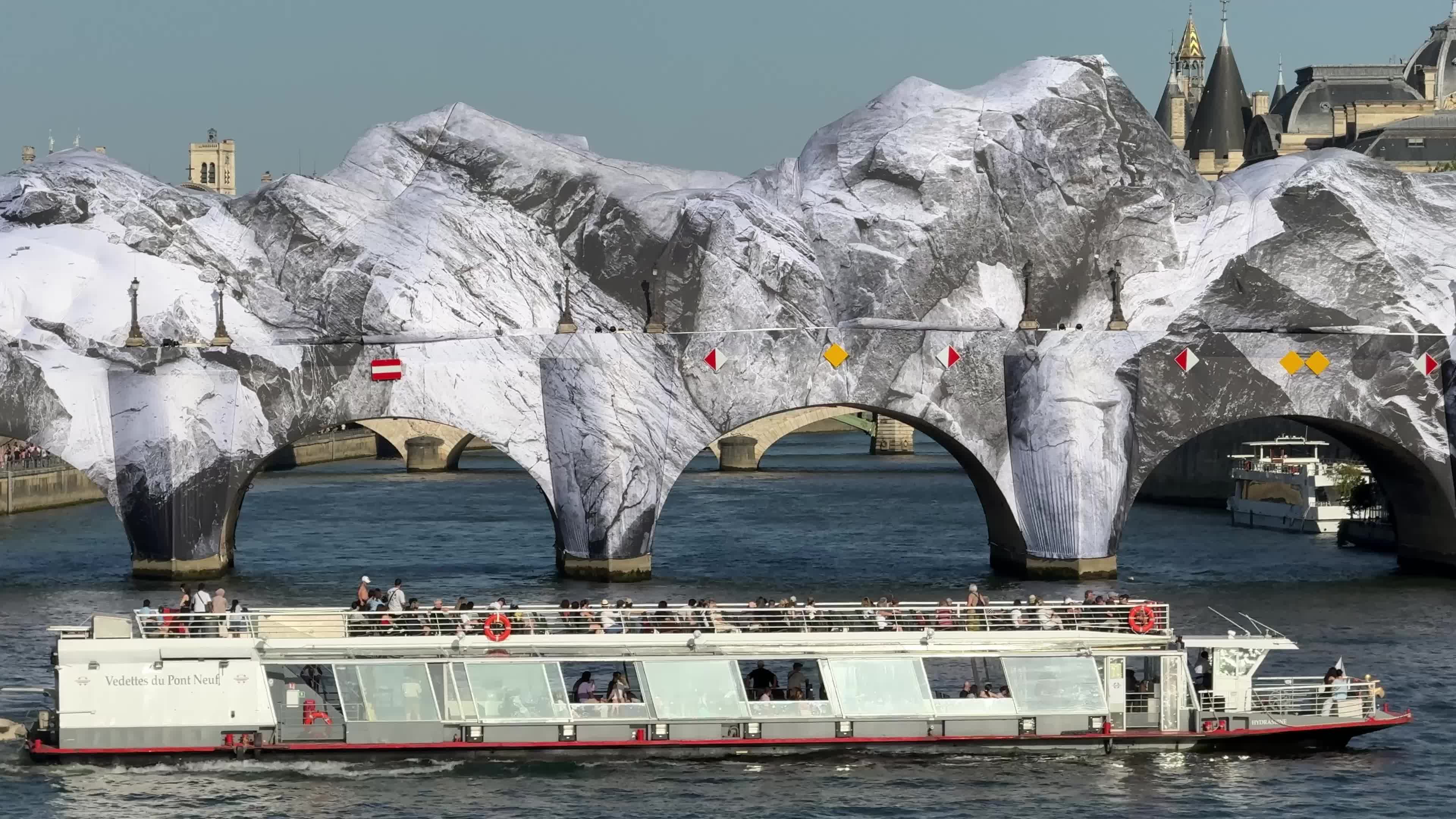 "La Caverne du Pont Neuf" in Paris