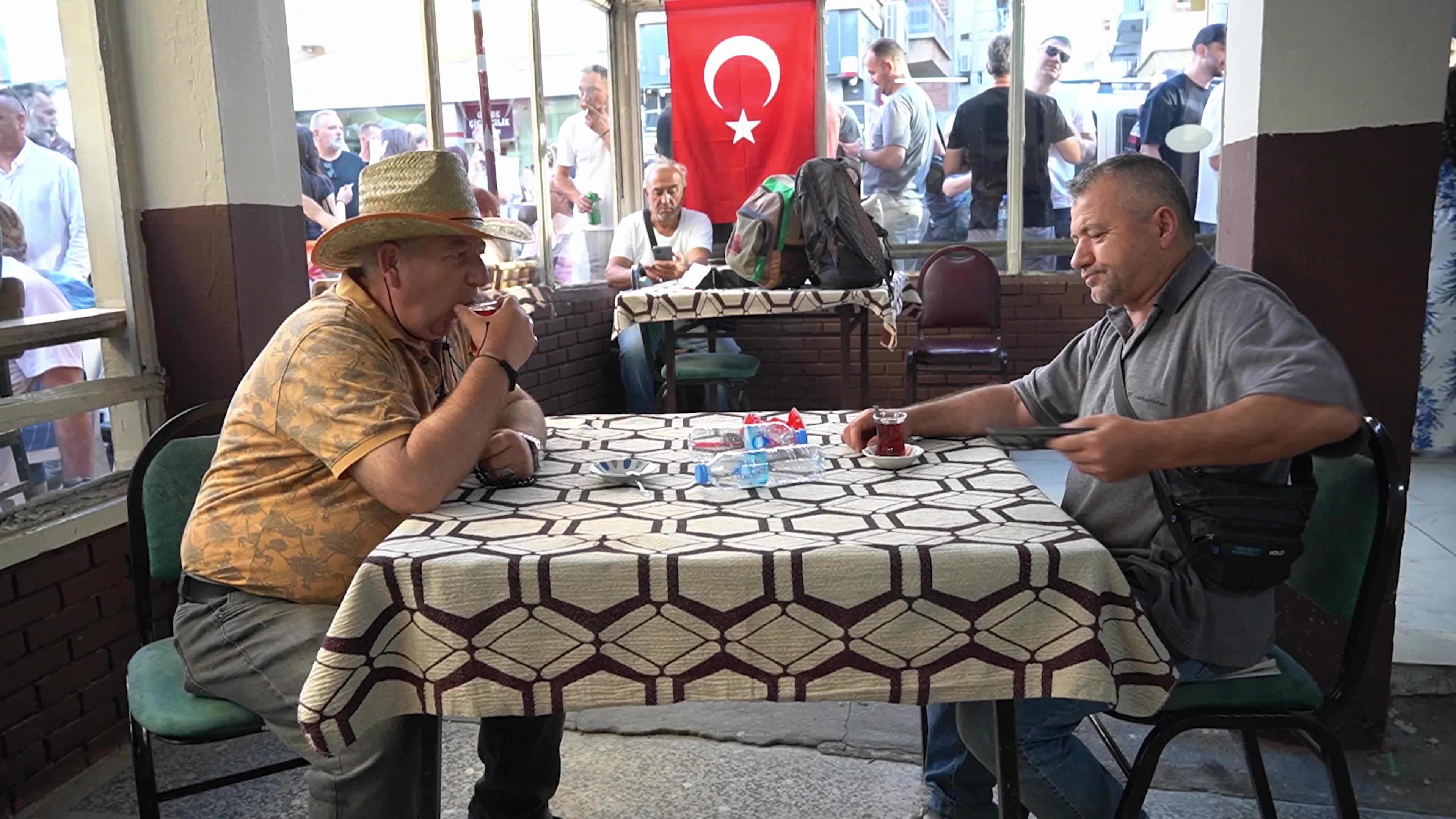 Balkan Immigrant Community Celebrates Eid al-Adha Eve with Traditional Street Music
