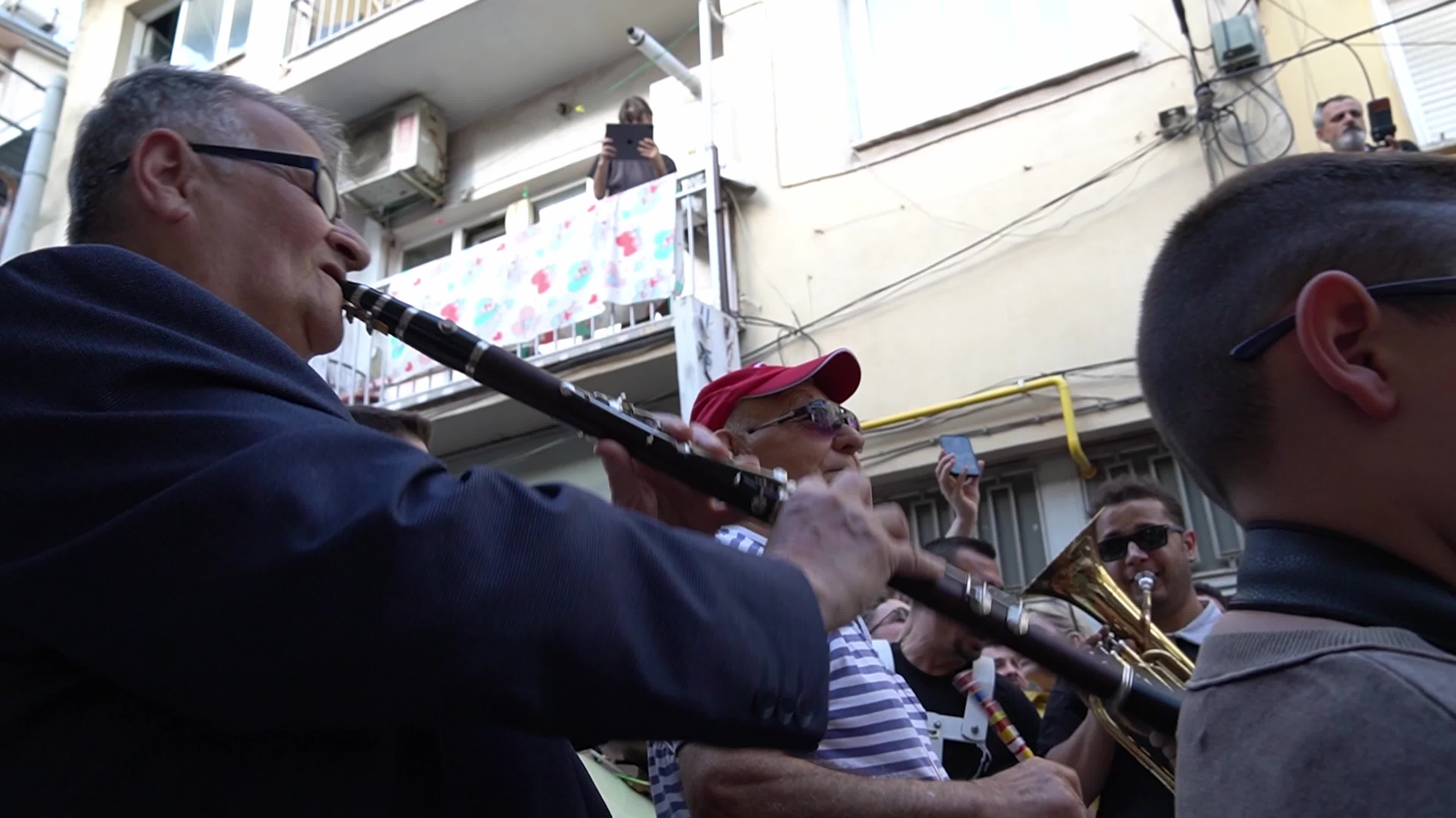 Balkan Immigrant Community Celebrates Eid al-Adha Eve with Traditional Street Music