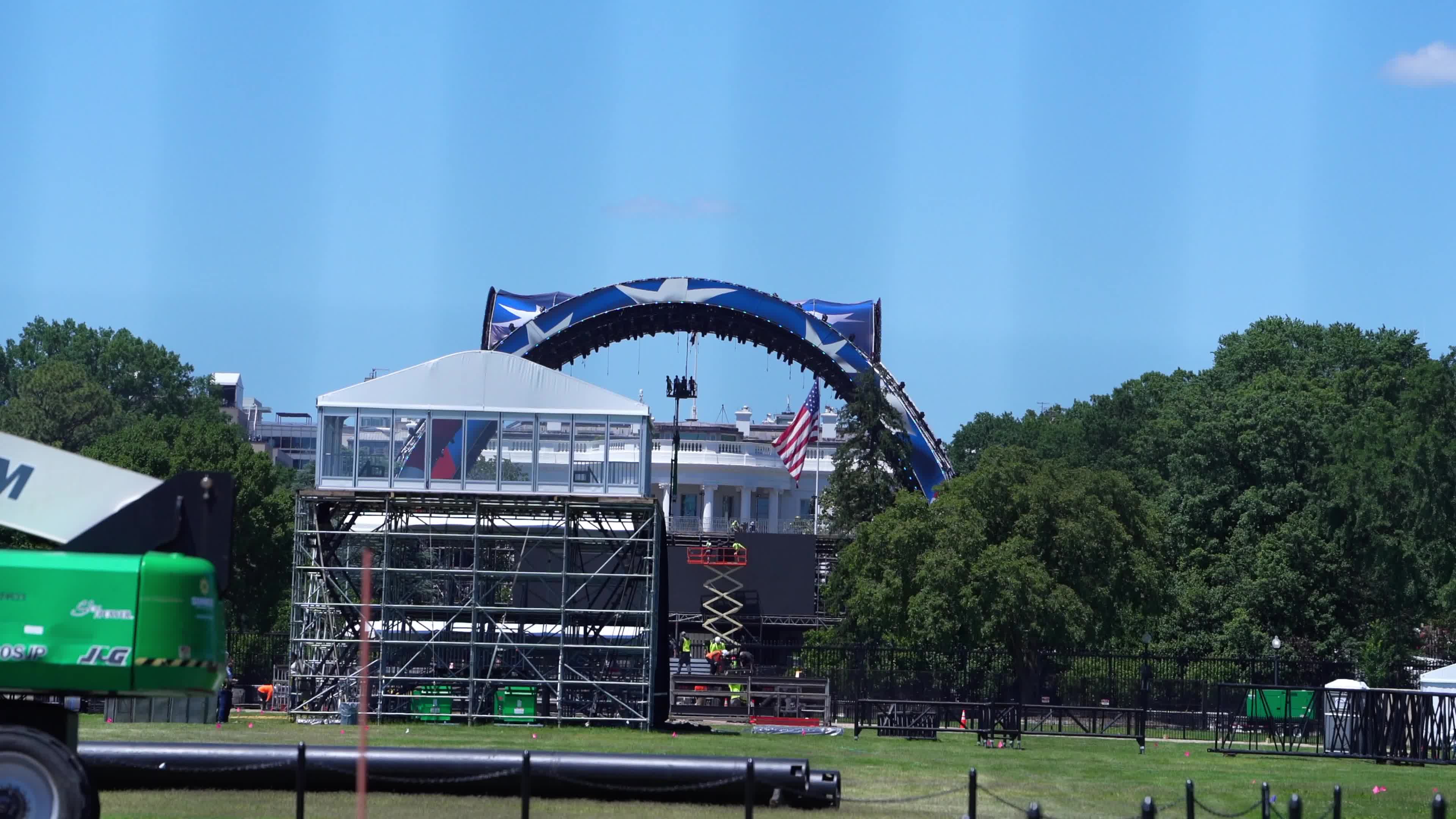 Frist Ever UFC Fight On The South lawn
