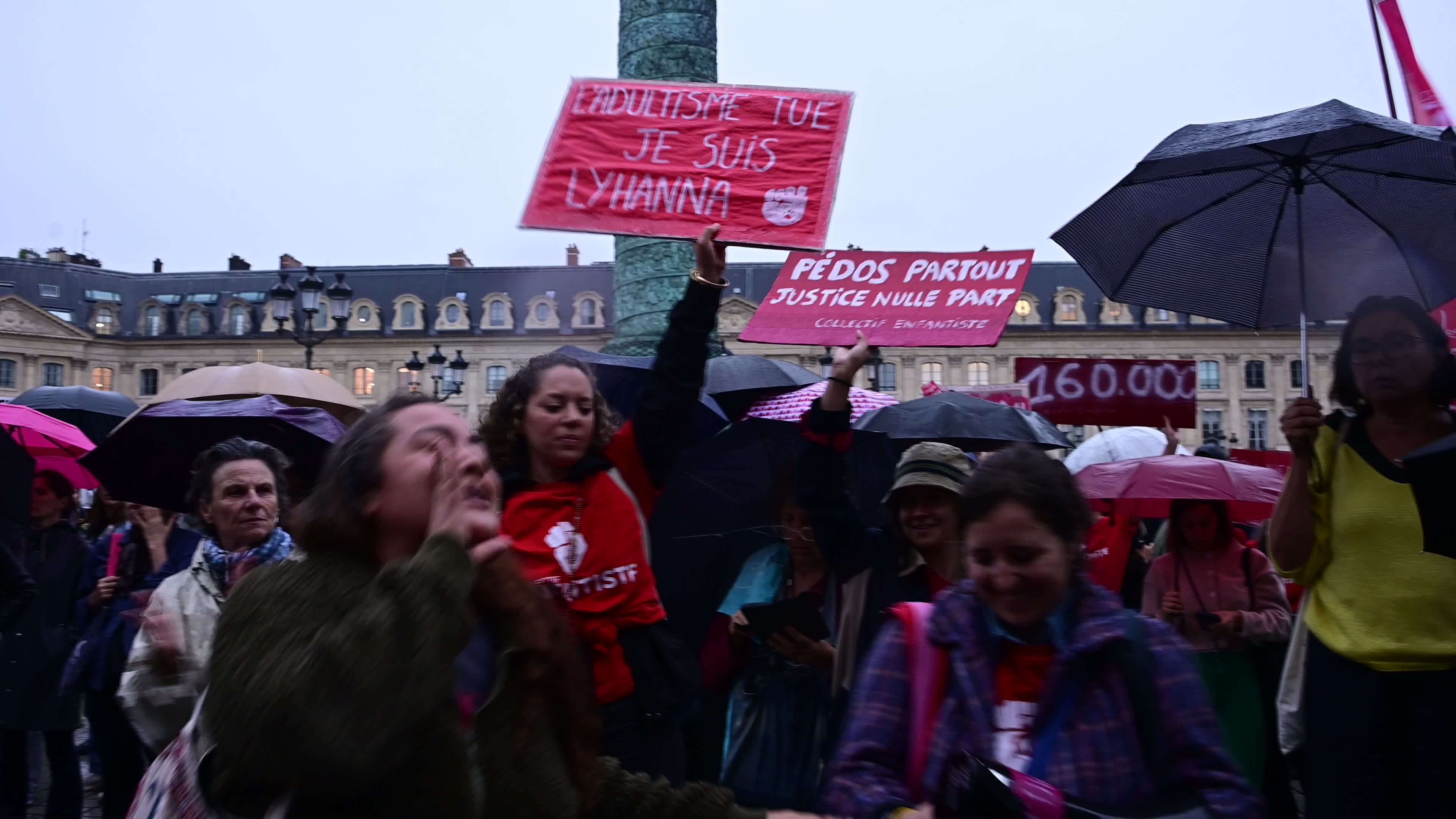 Tribute to Lyhanna: Gathering in front of the Ministry of Justice in Paris