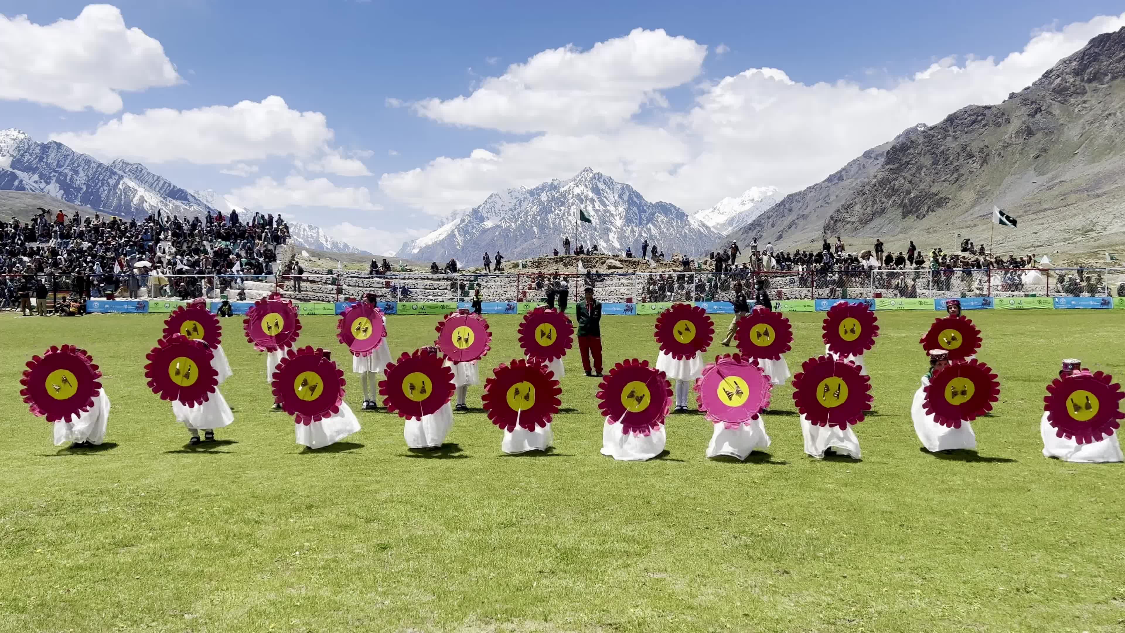 Pakistan: Chitral Laspur face Gilgit Ghizer in opening free-style polo match at Shandur festival