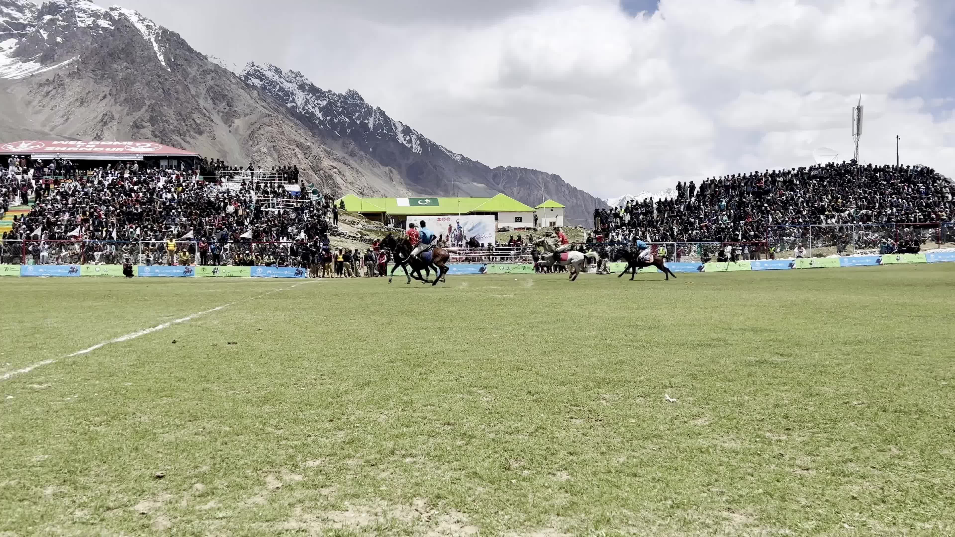 Pakistan: Chitral Laspur face Gilgit Ghizer in opening free-style polo match at Shandur festival