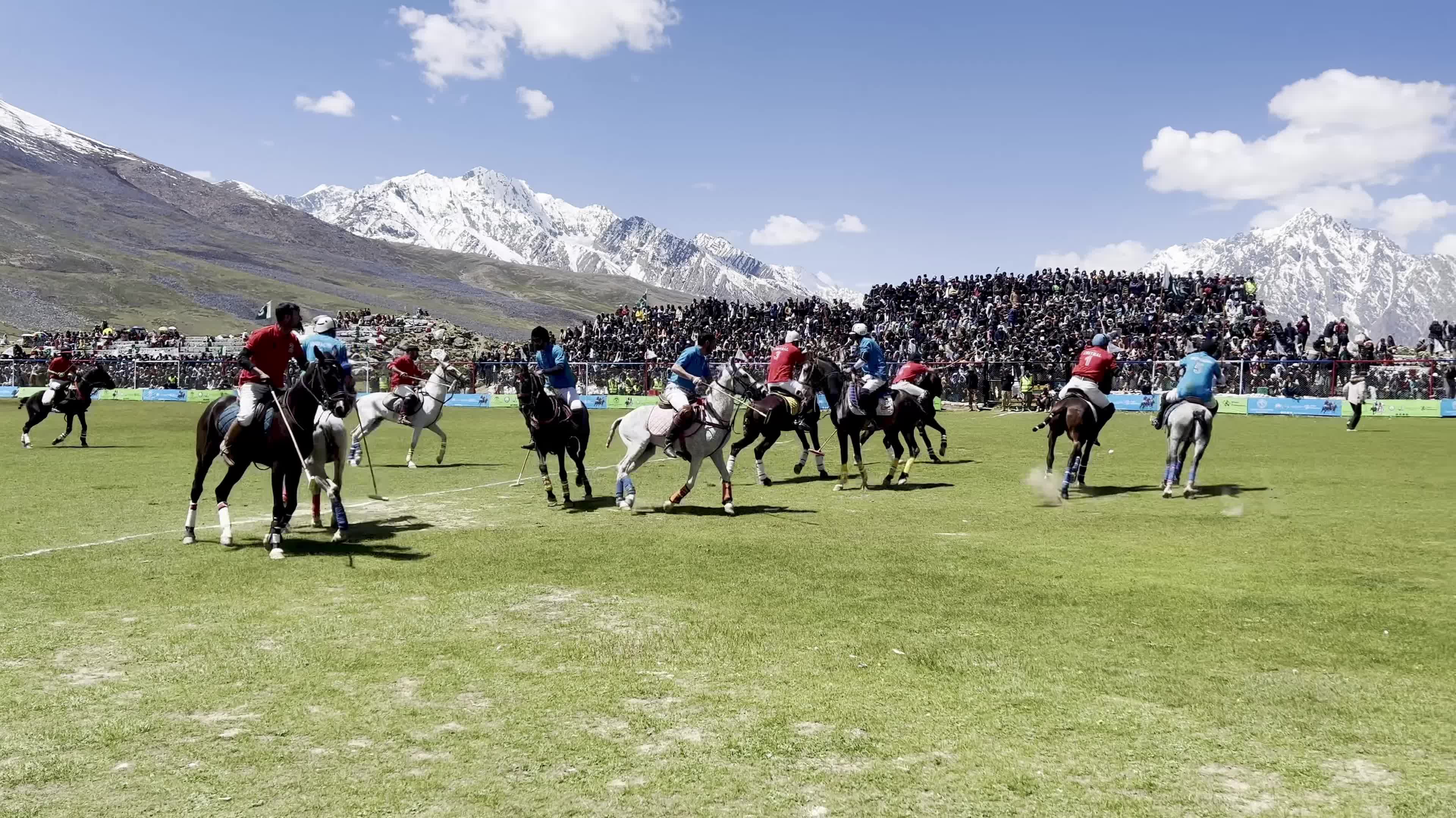 Pakistan: Chitral Laspur face Gilgit Ghizer in opening free-style polo match at Shandur festival