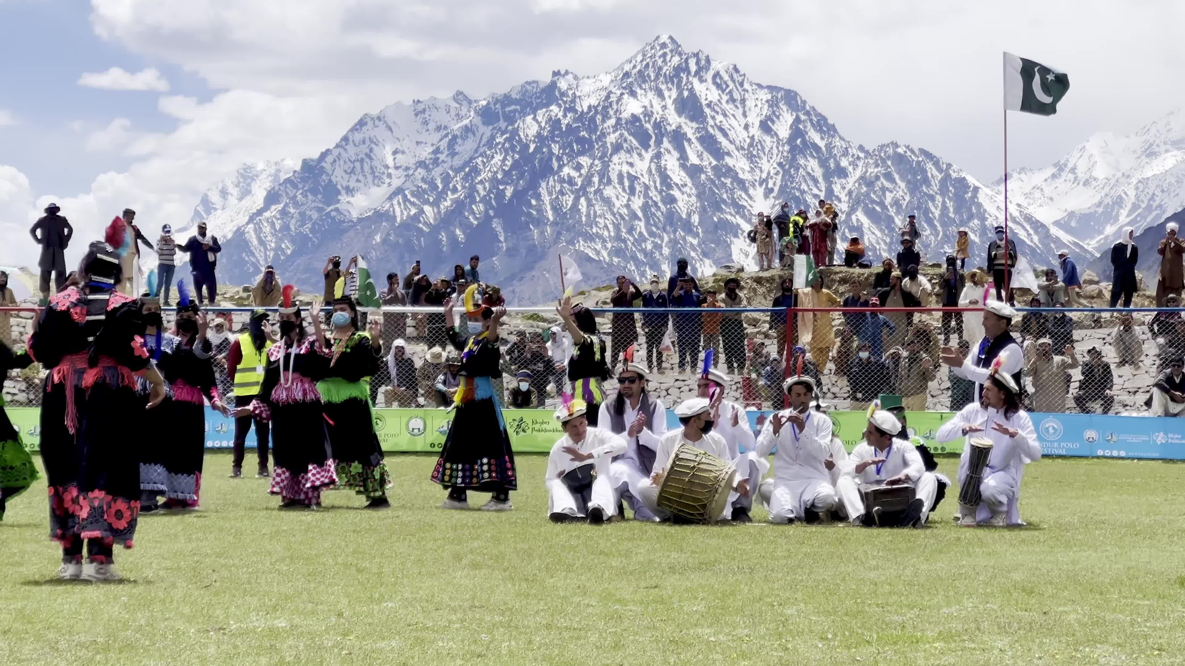 Pakistan: Chitral Laspur face Gilgit Ghizer in opening free-style polo match at Shandur festival