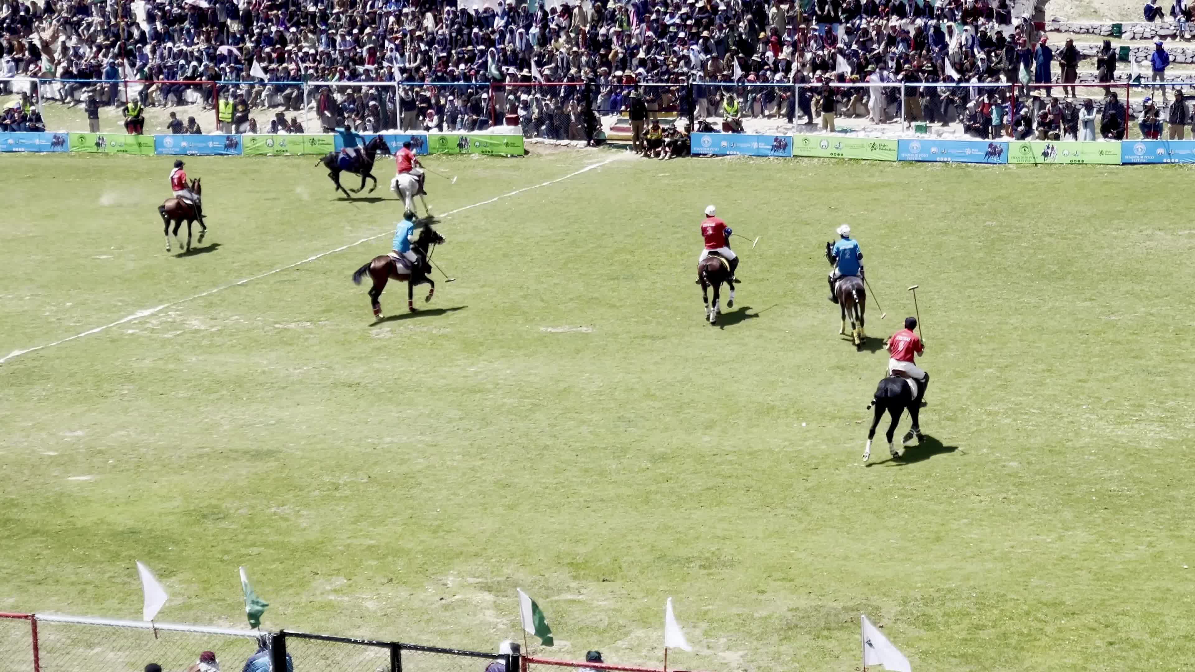 Pakistan: Chitral Laspur face Gilgit Ghizer in opening free-style polo match at Shandur festival